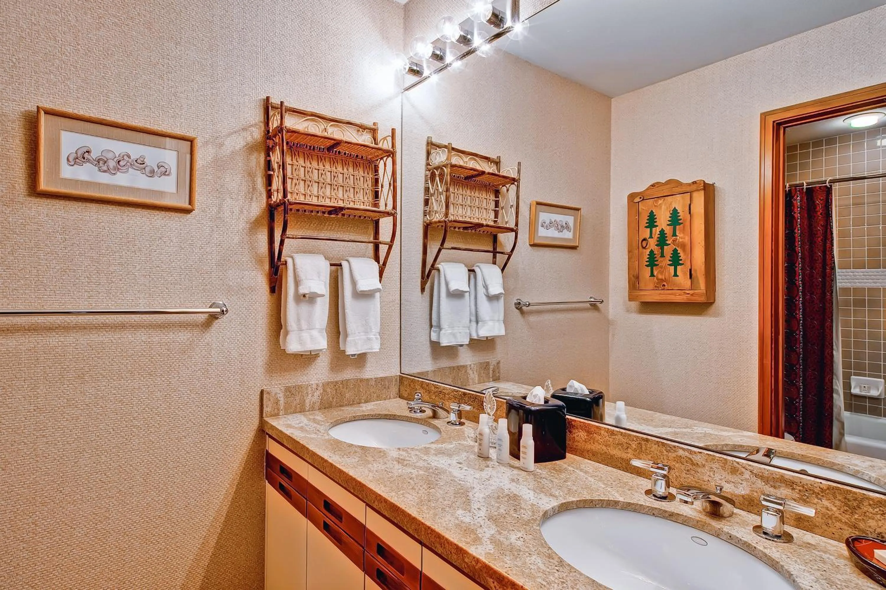 Bathroom in Highlands Lodge #107