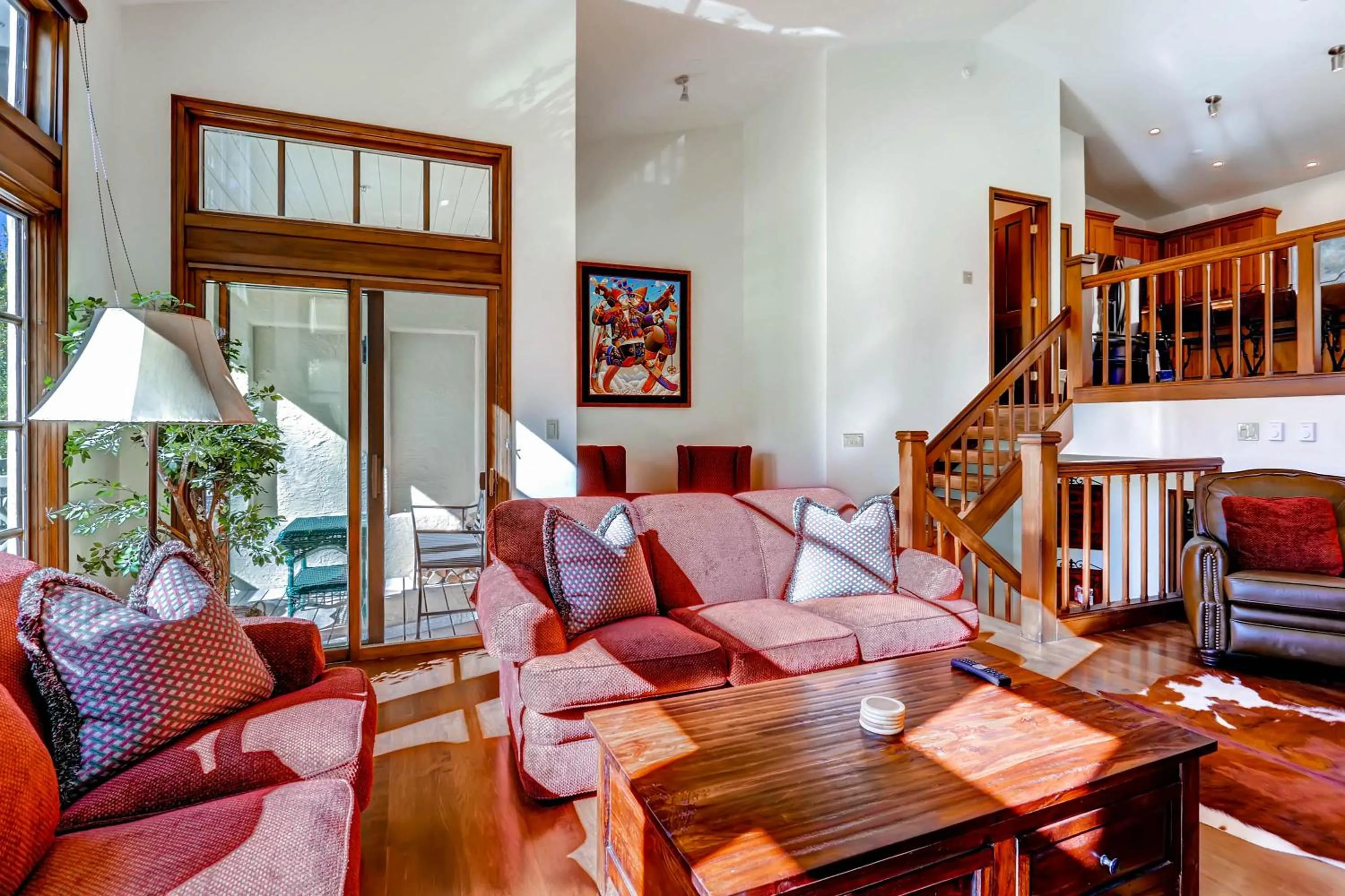 Seating Area in Highlands Lodge #107