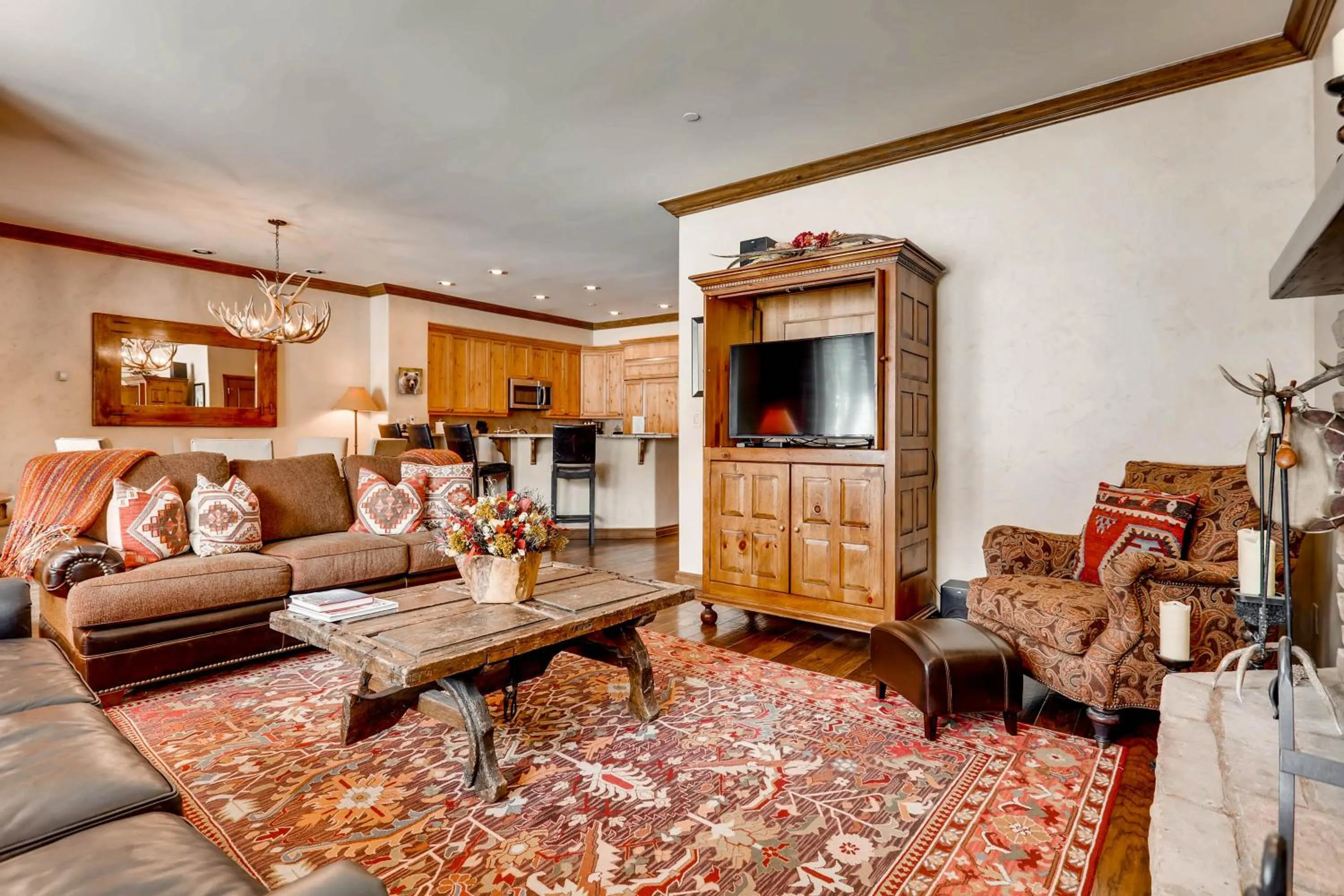 Seating Area in Highlands Lodge #107