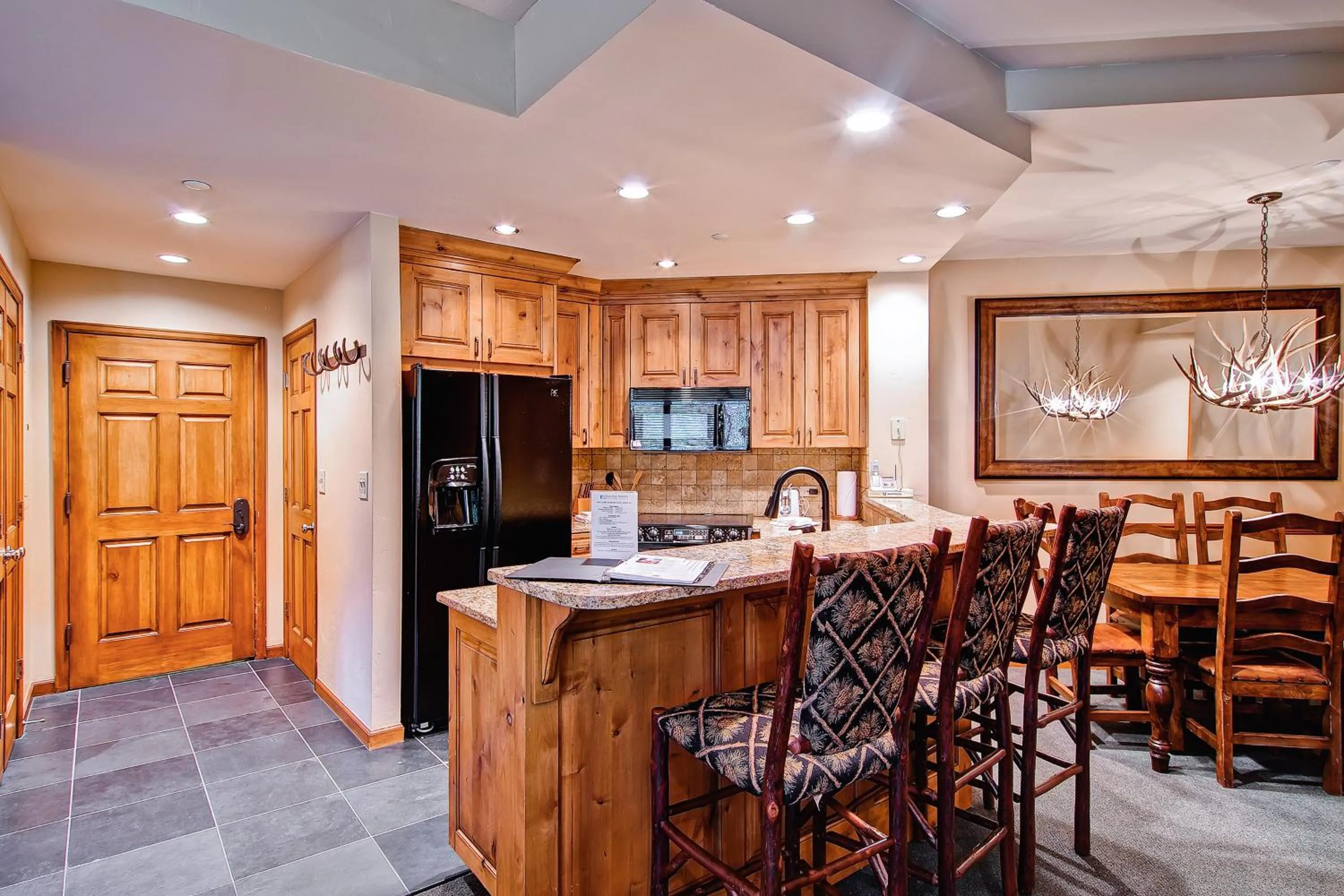 Kitchen/Kitchenette in Highlands Lodge #107