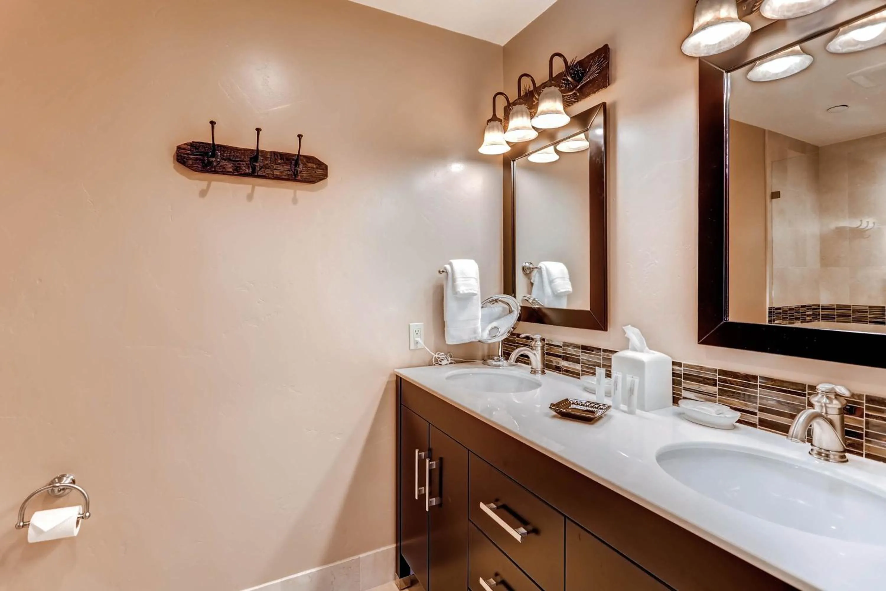 Bathroom in Highlands Lodge #107