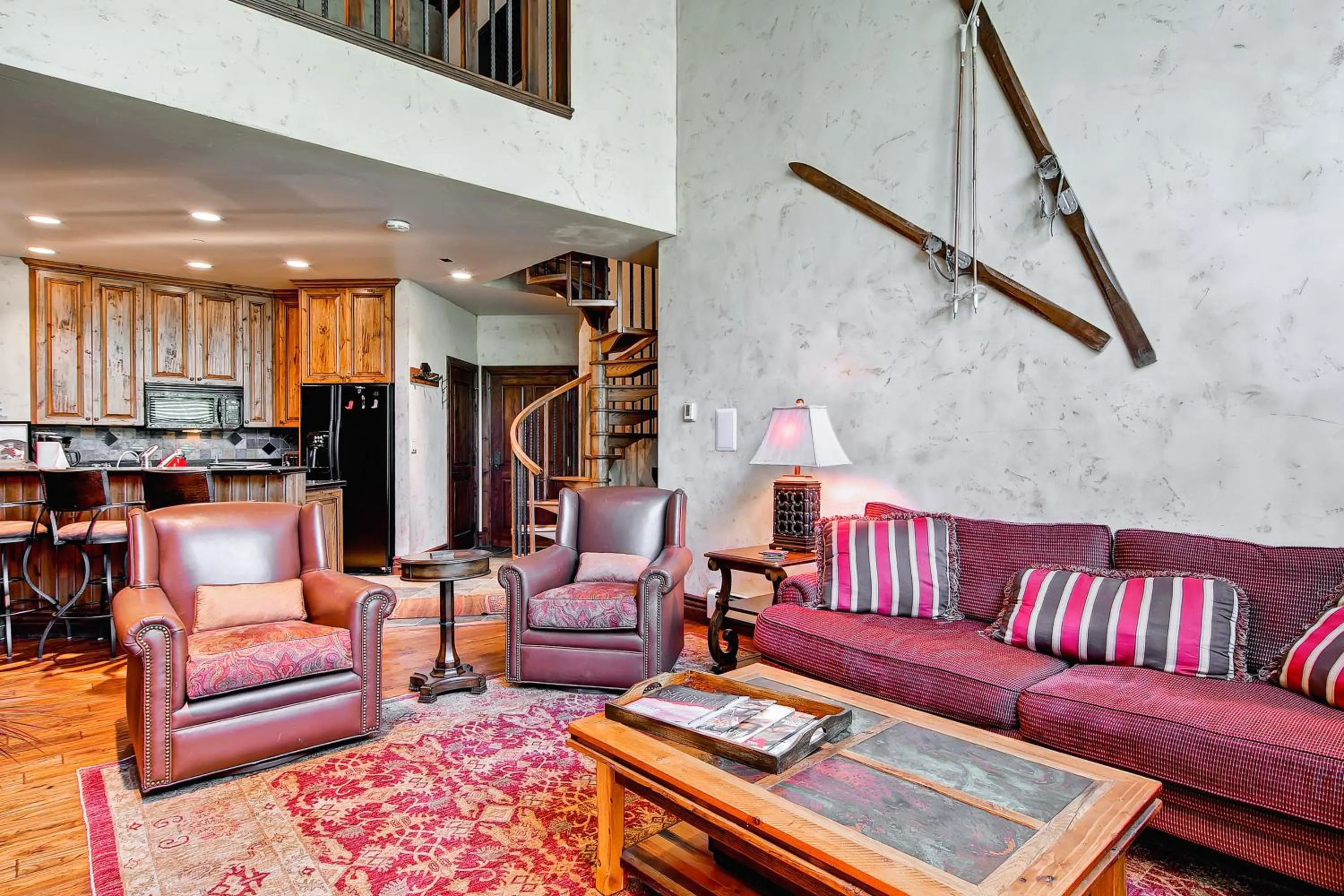 Seating Area in Highlands Lodge #107