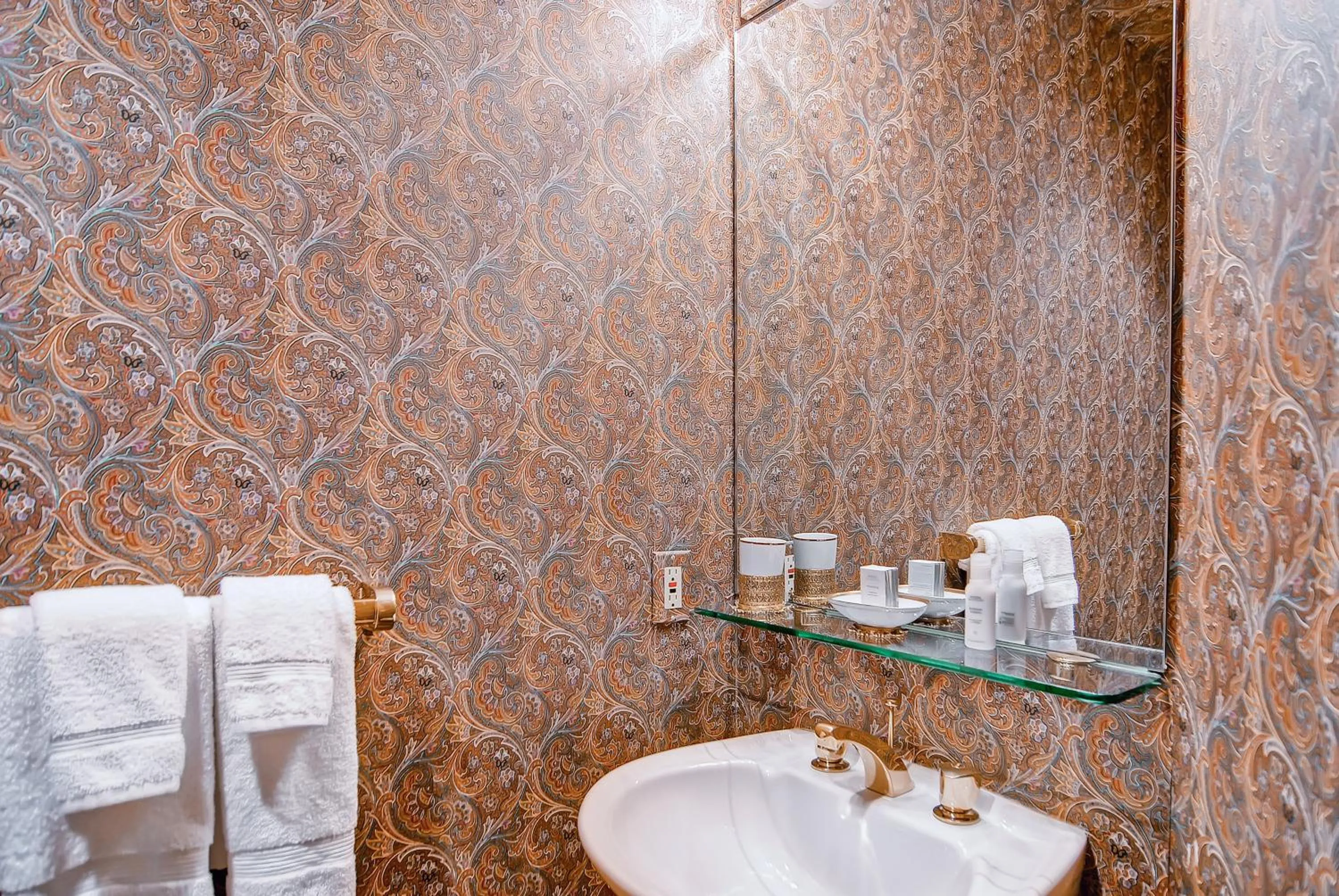 Bathroom in Highlands Lodge #107