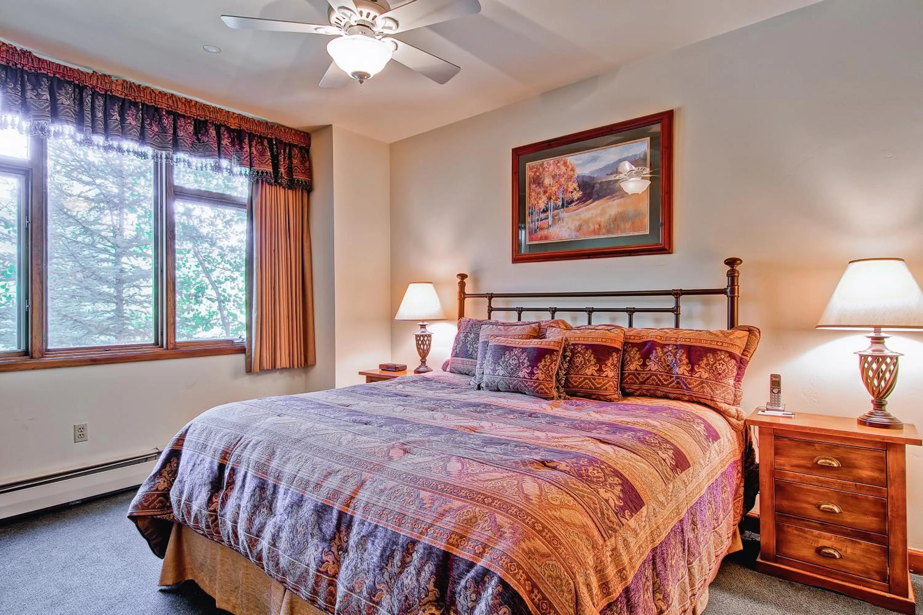 Bed in Highlands Lodge #107