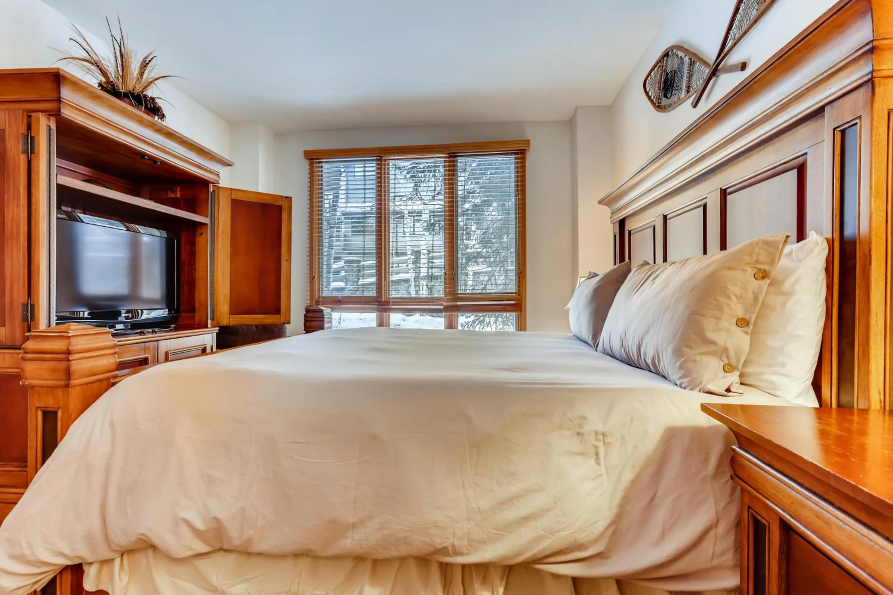 Bed in Highlands Lodge #107