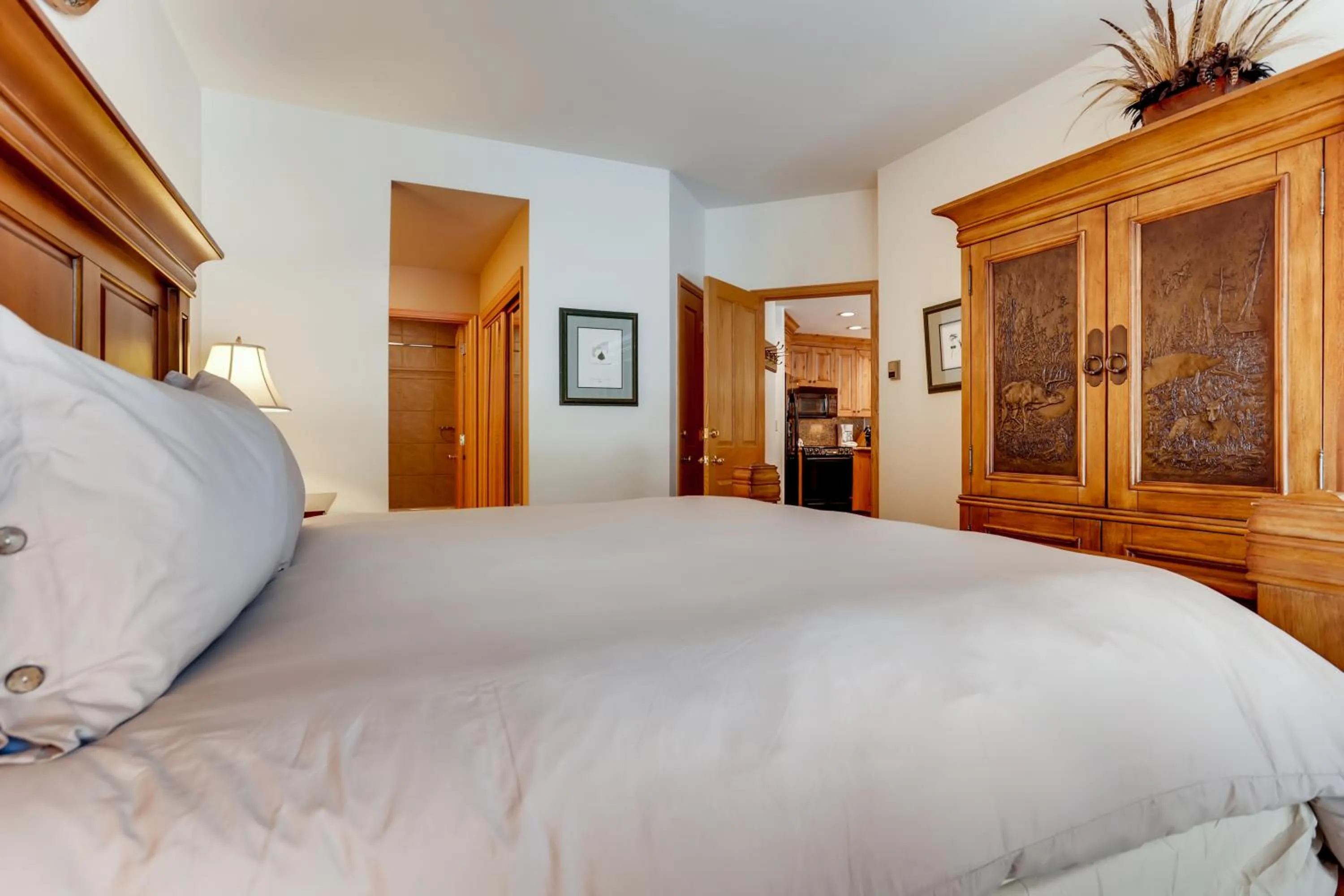 Bed in Highlands Lodge #107