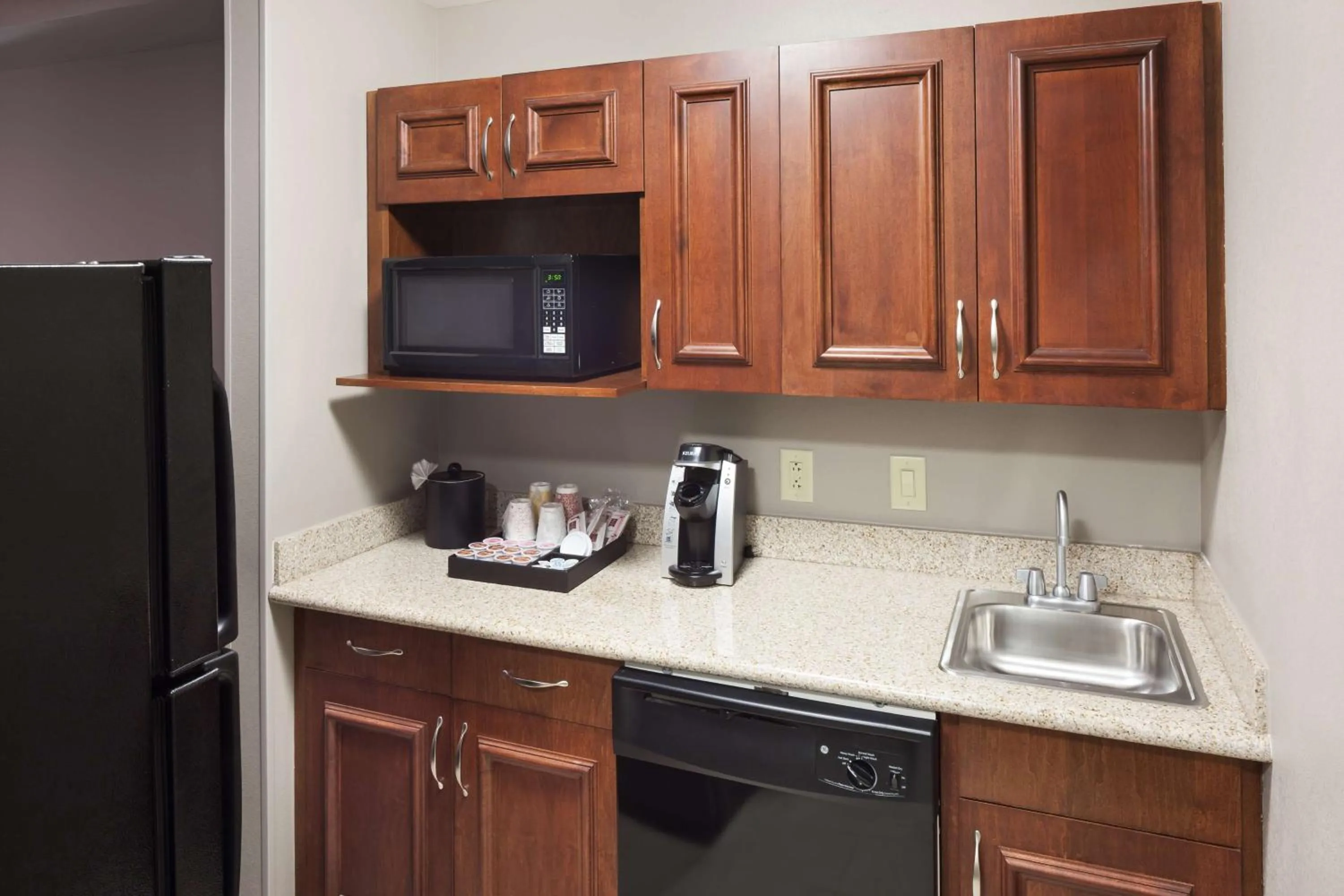 Kitchen or kitchenette in Hilton Garden Inn Nashville Vanderbilt