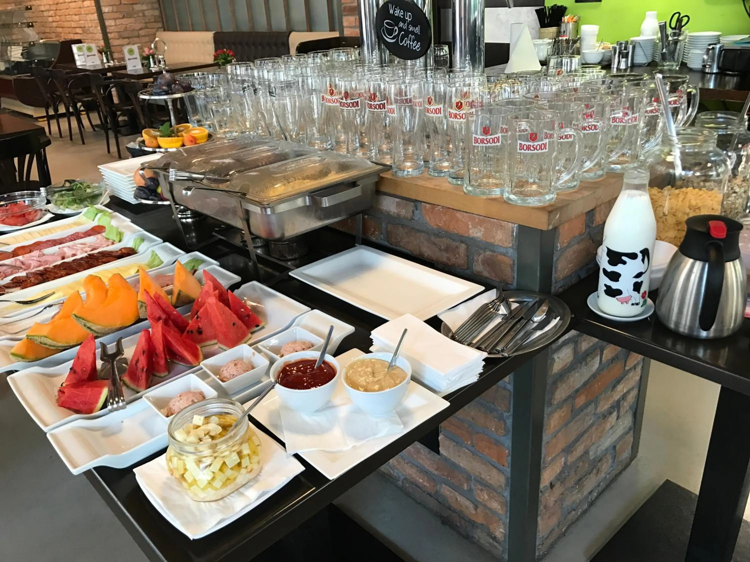 American breakfast in Corvin Rose Apartment Hotel