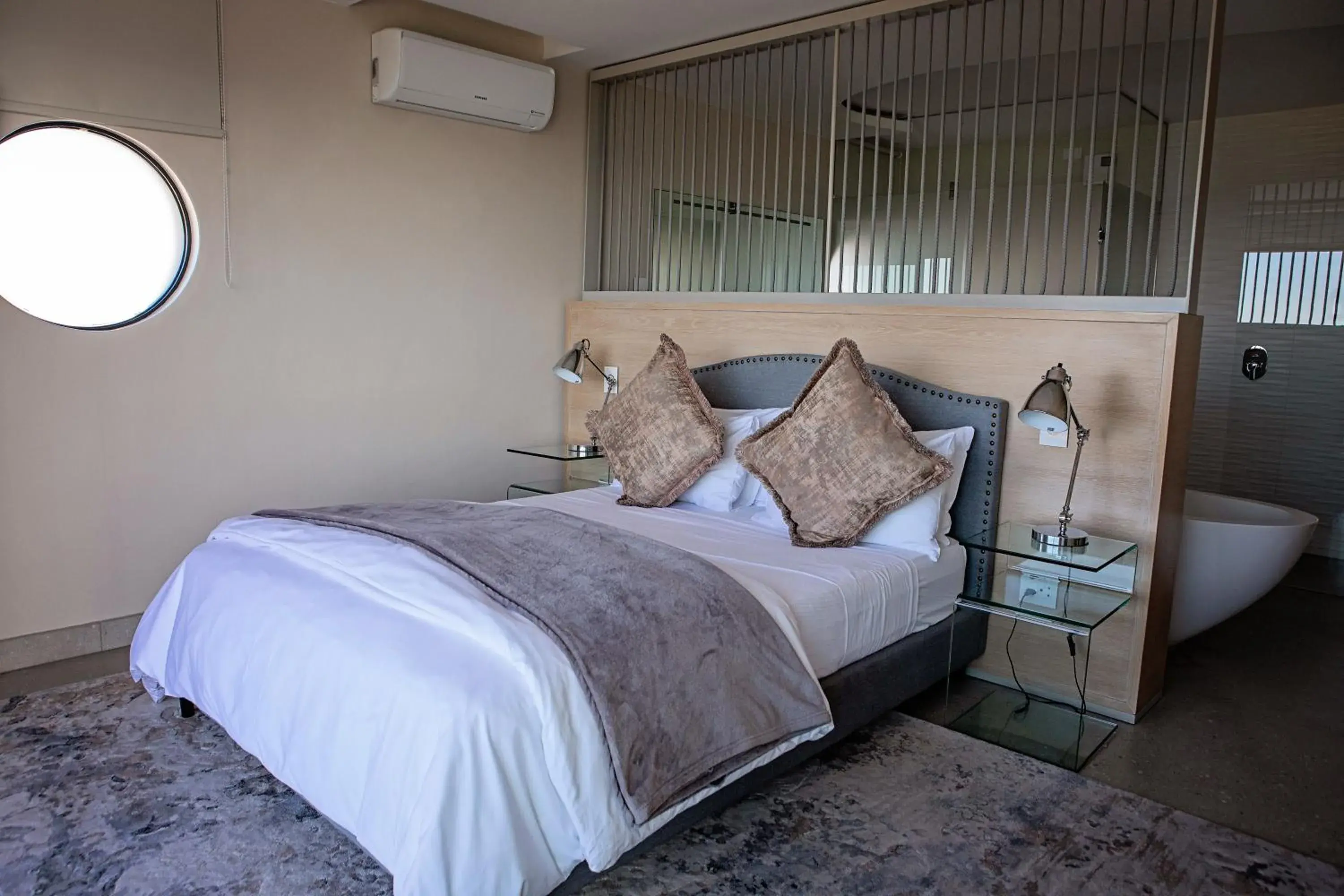 Bed in 7 on Marine Bed in 7 on Marine