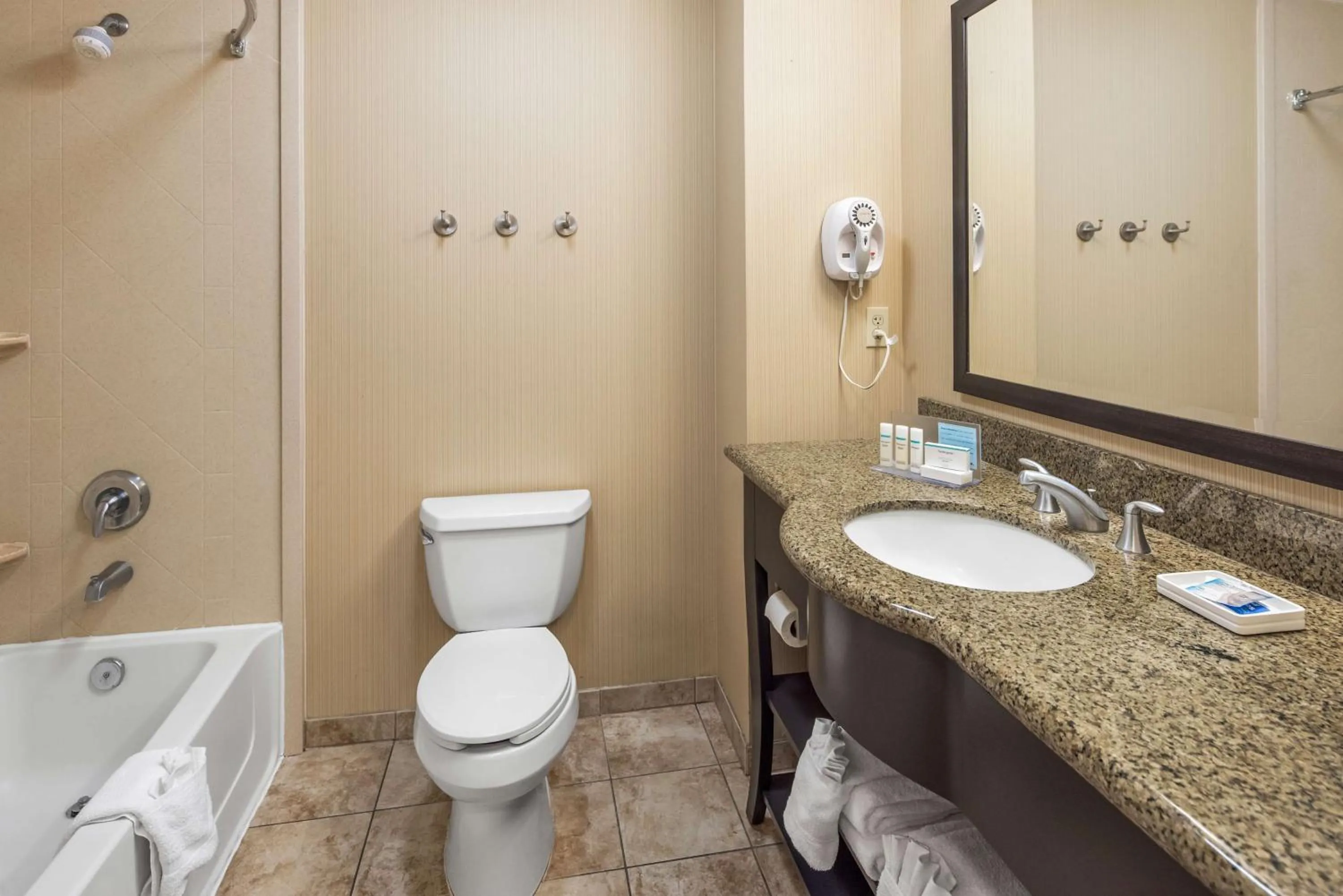 Bathroom in Hampton Inn & Suites Banning/Beaumont