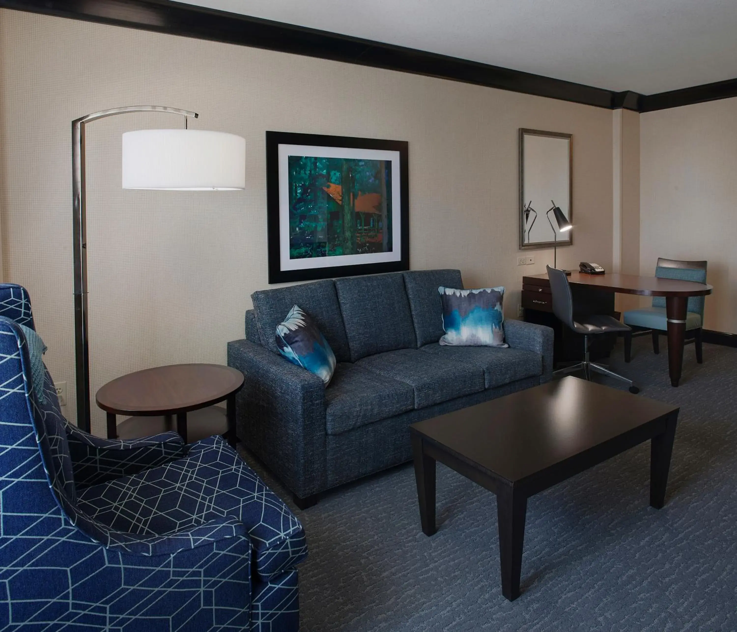 One-Bedroom Executive Queen Suite - Non-Smoking in DoubleTree Suites by Hilton Bentonville One-Bedroom Executive Queen Suite - Non-Smoking in DoubleTree Suites by Hilton Bentonville