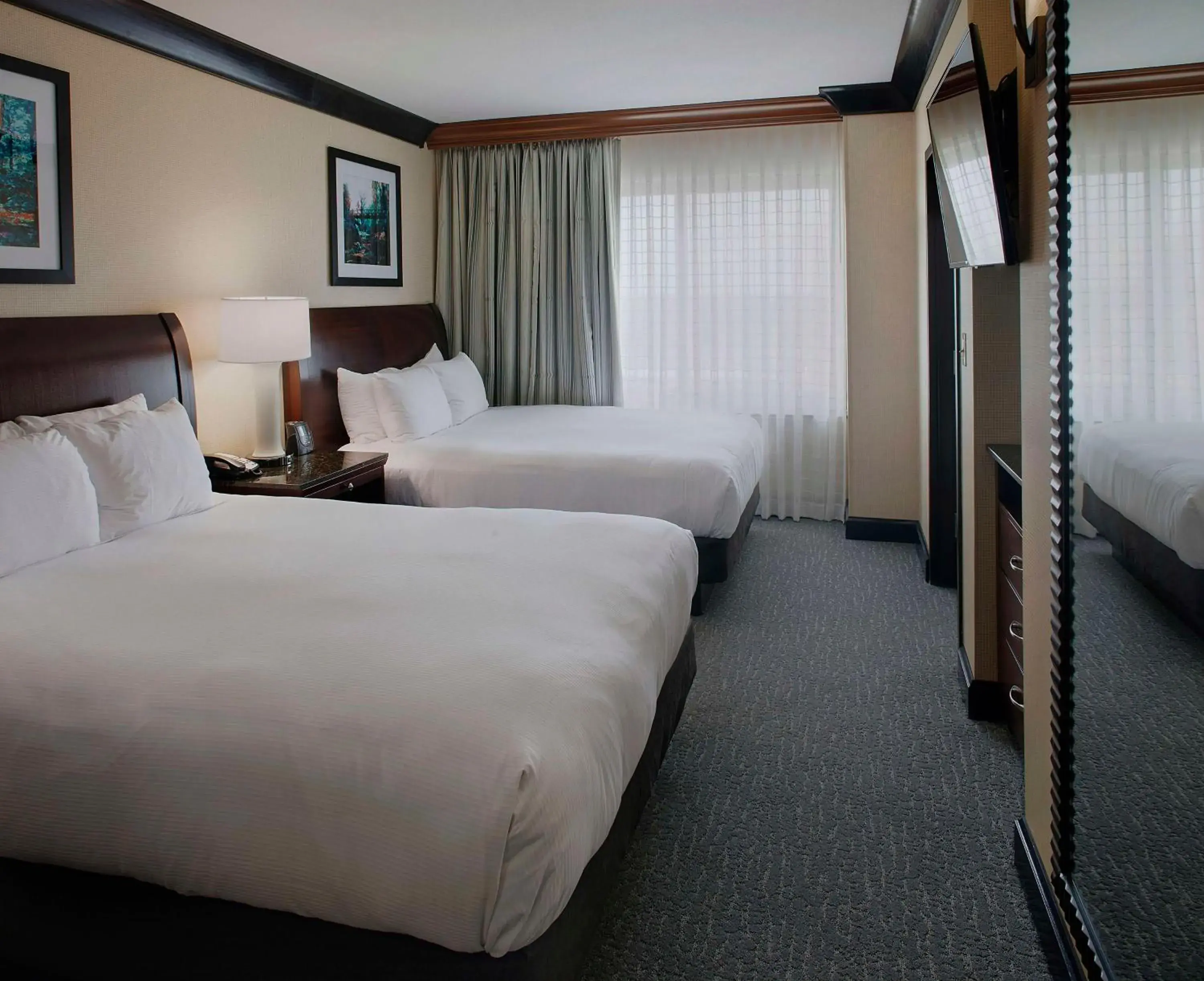 Queen Room with Two Queen Beds and Bath Tub - Disability Access/Keyed Floor in DoubleTree Suites by Hilton Bentonville Queen Room with Two Queen Beds and Bath Tub - Disability Access/Keyed Floor in DoubleTree Suites by Hilton Bentonville