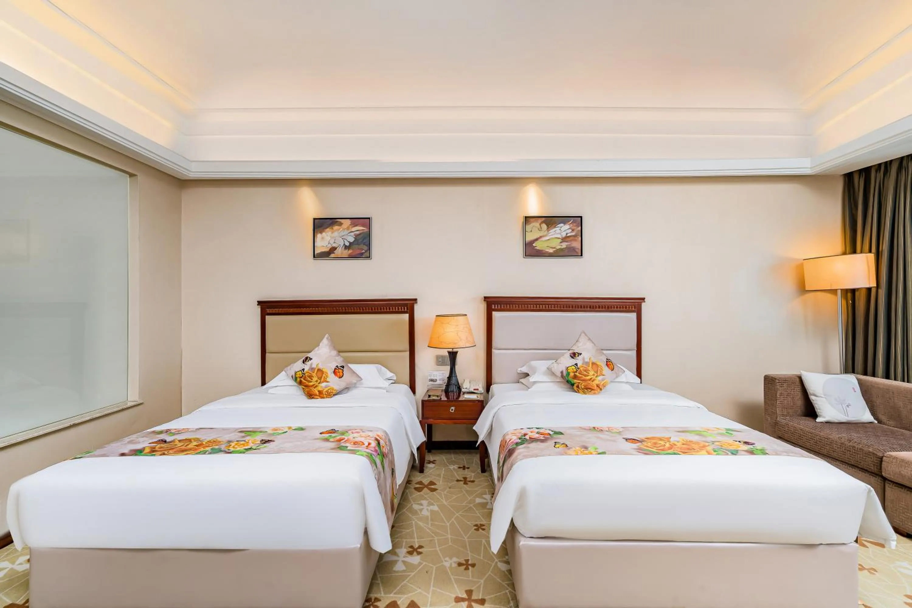 Bed in Langfang Arcadia International Hotel