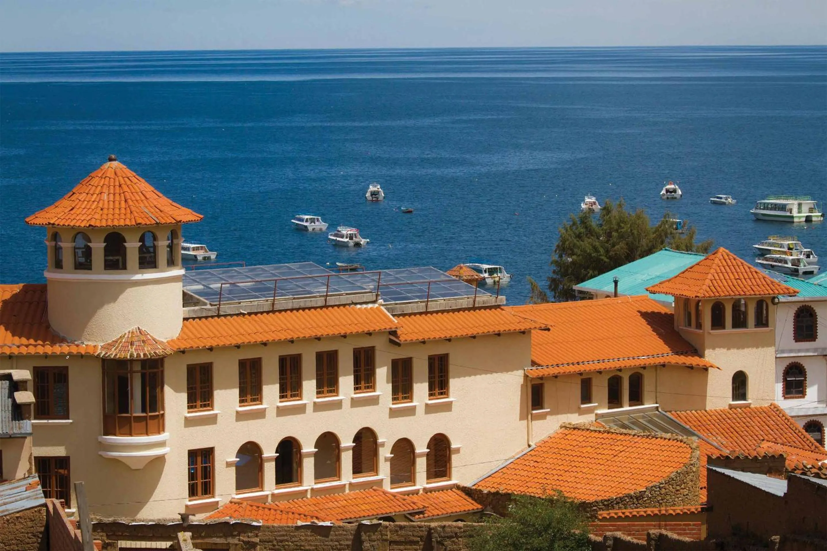 Facade/entrance in Hotel Rosario Lago Titicaca