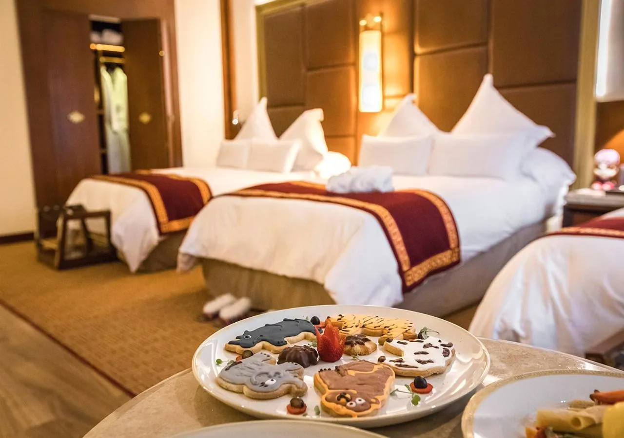 Photo of the whole room, Bed in Sumaq Machu Picchu Hotel