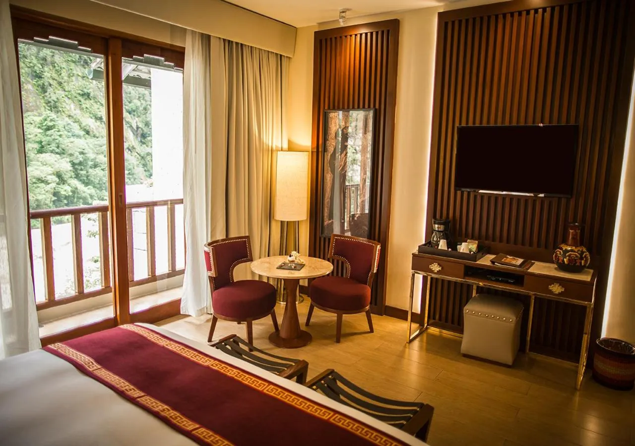 TV and multimedia, Bed in Sumaq Machu Picchu Hotel