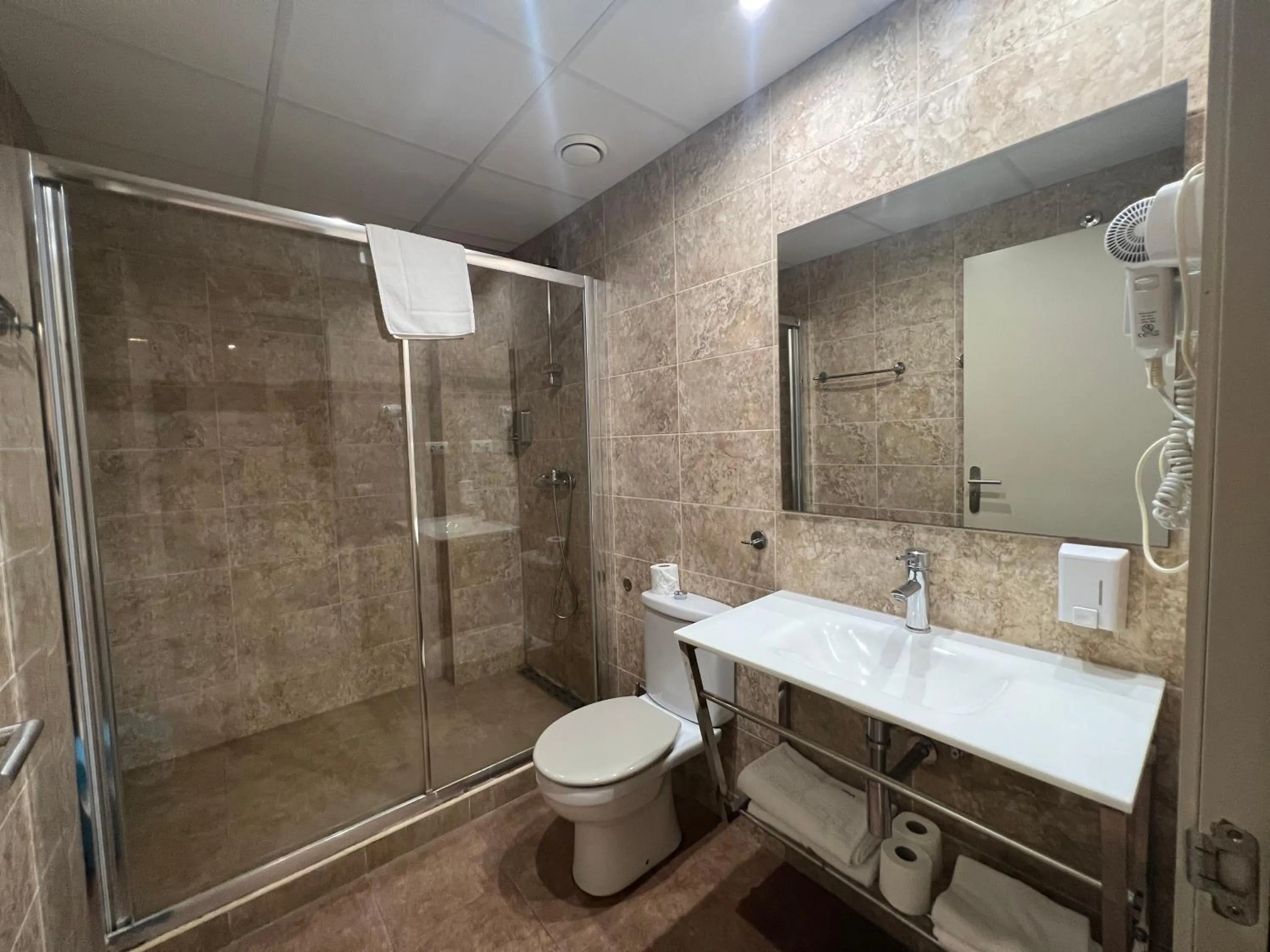 Bathroom in Apartamentos Comfort Calella