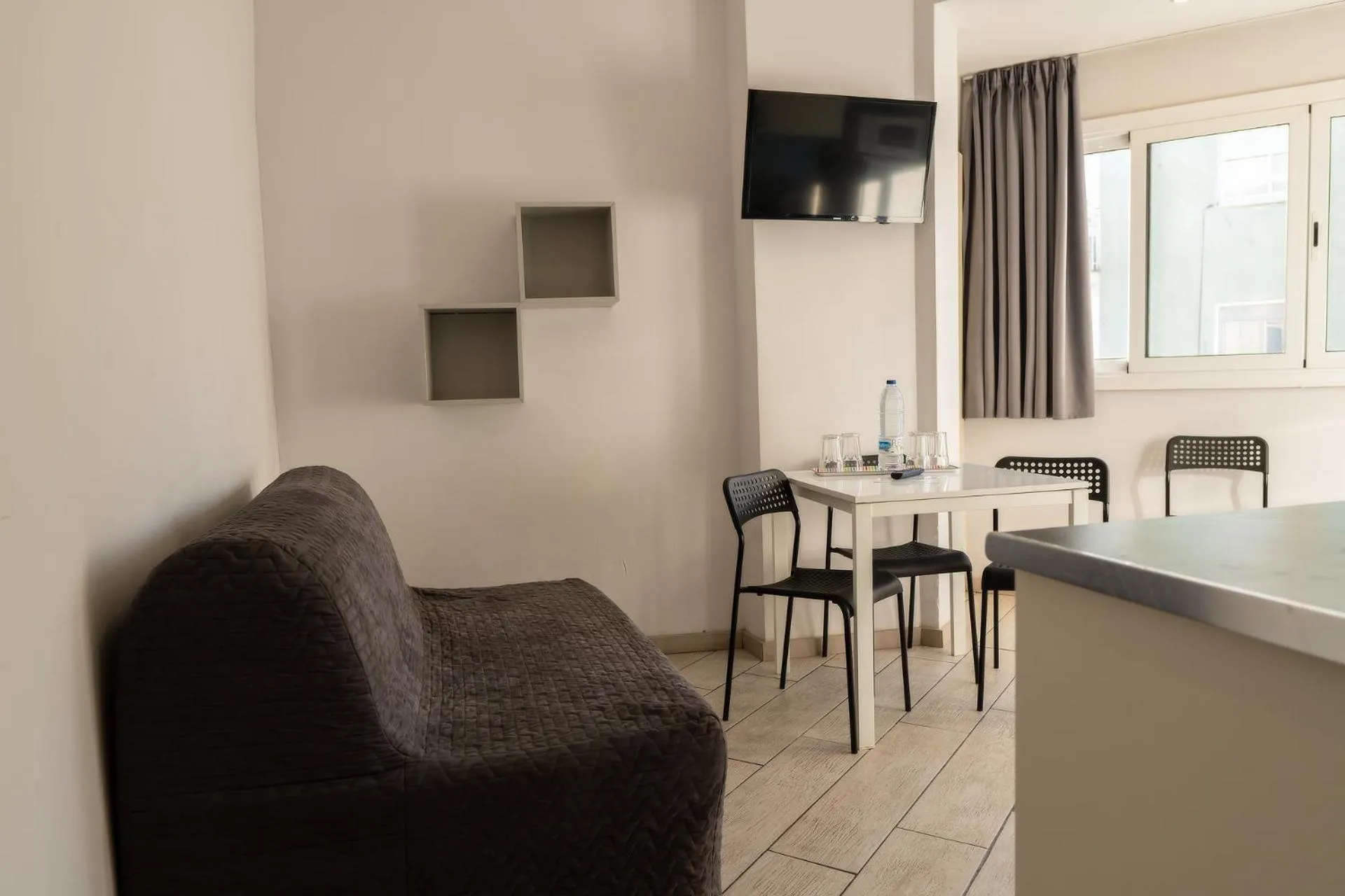 TV and multimedia in Apartamentos Comfort Calella