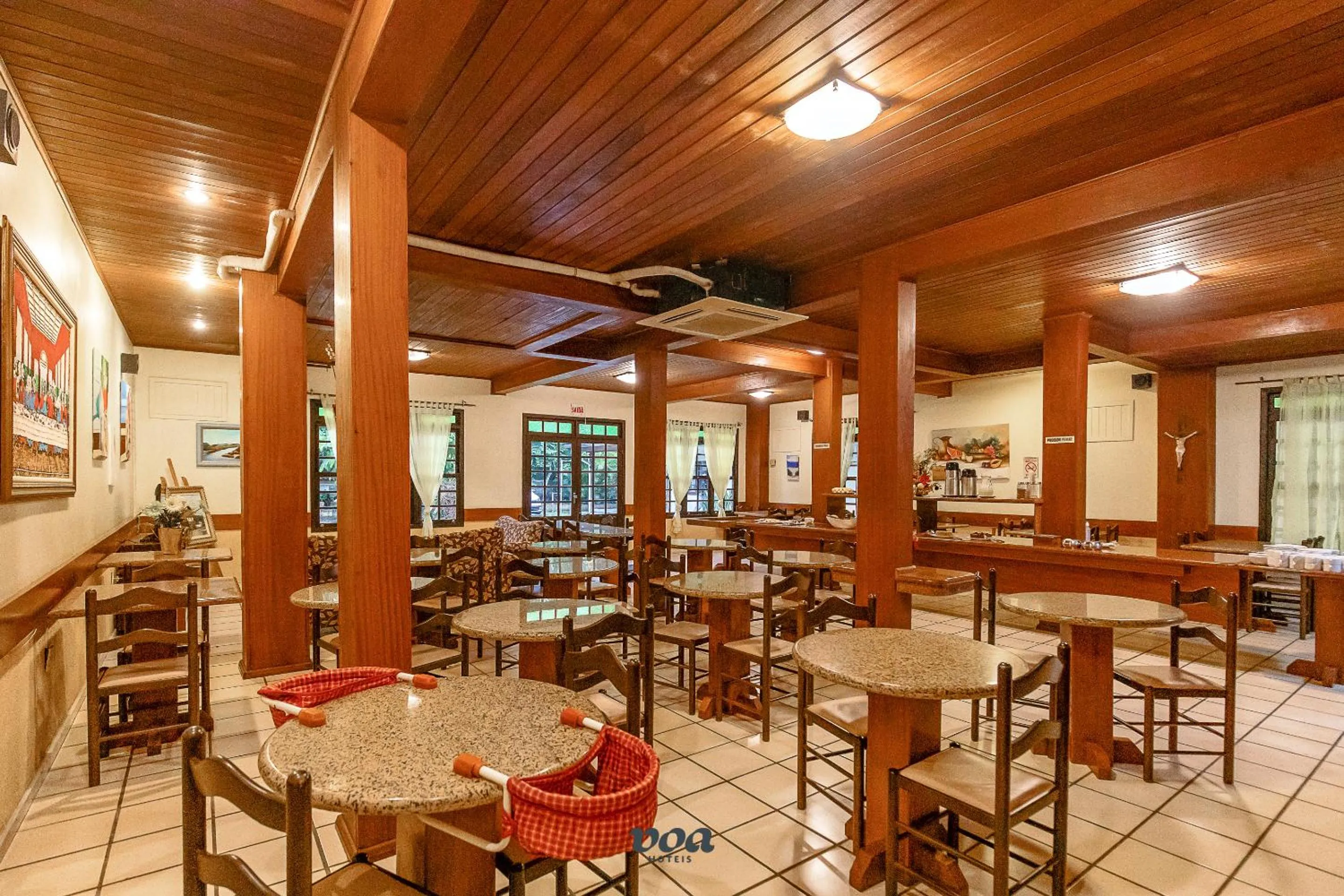 Restaurant/places to eat in VOA Samuka Hotel