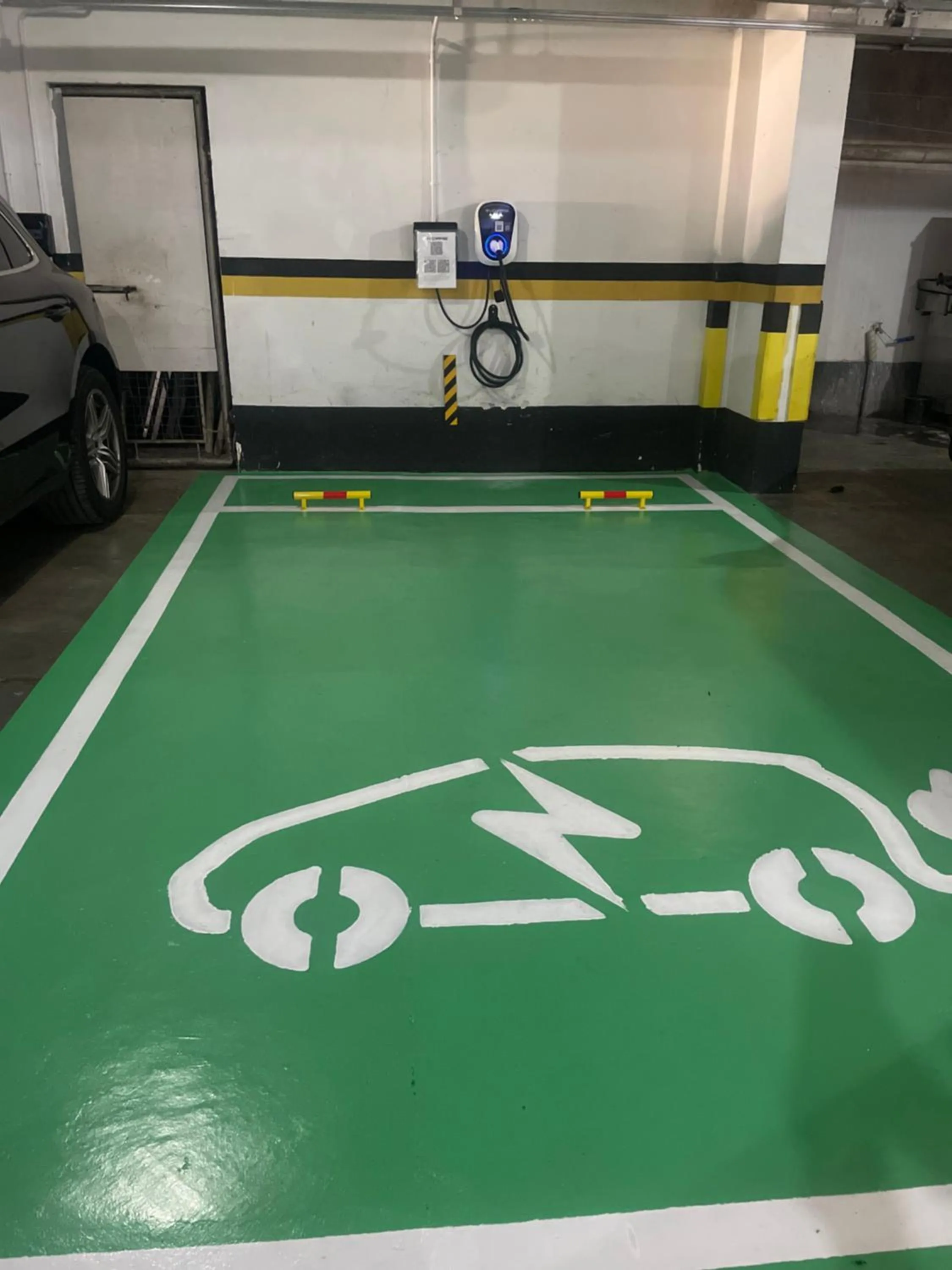 Parking in Hotel Flat Petras Residence