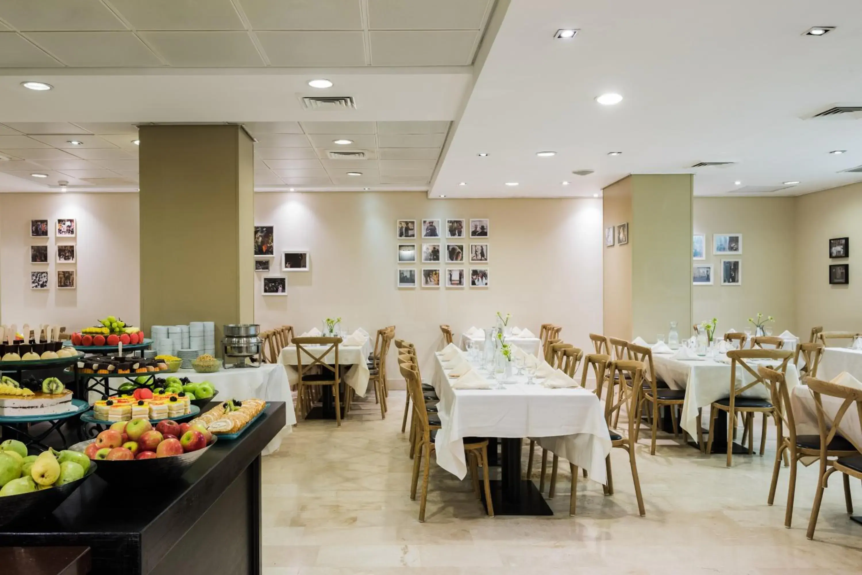 Restaurant/places to eat in Prima Royale Hotel Restaurant/places to eat in Prima Royale Hotel