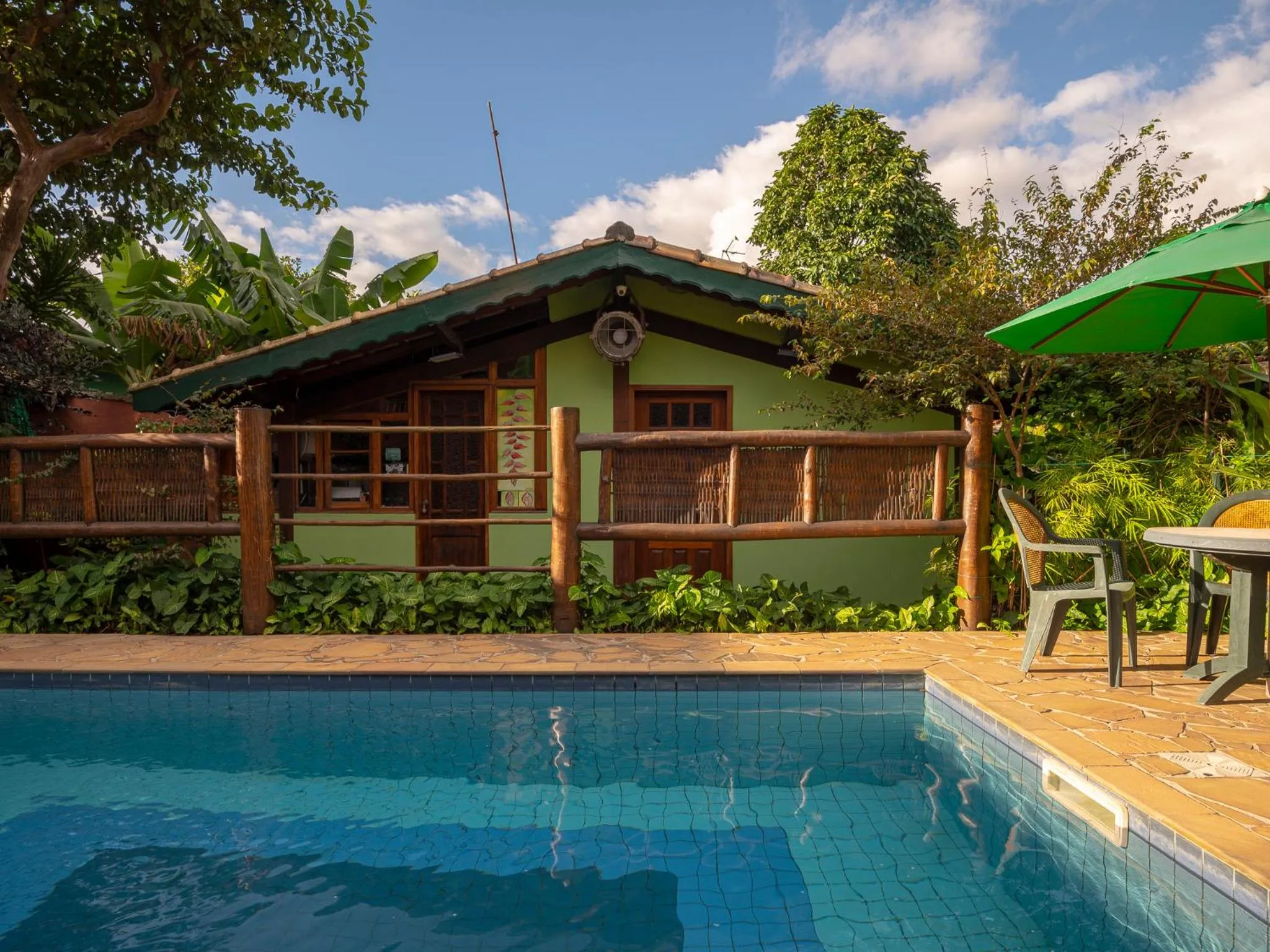 Swimming pool in Pousada Atiaia