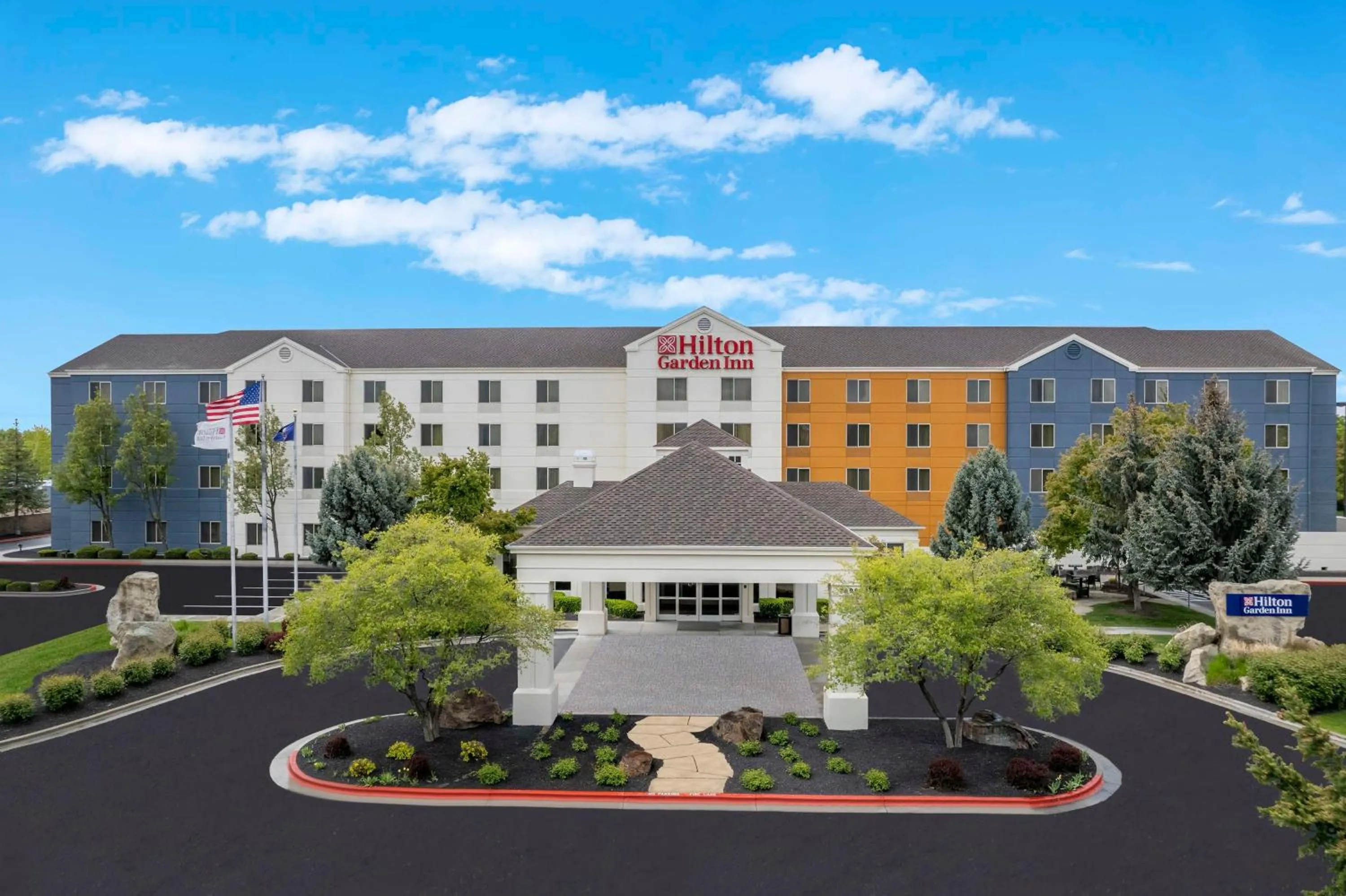 Property building in Hilton Garden Inn Boise Spectrum