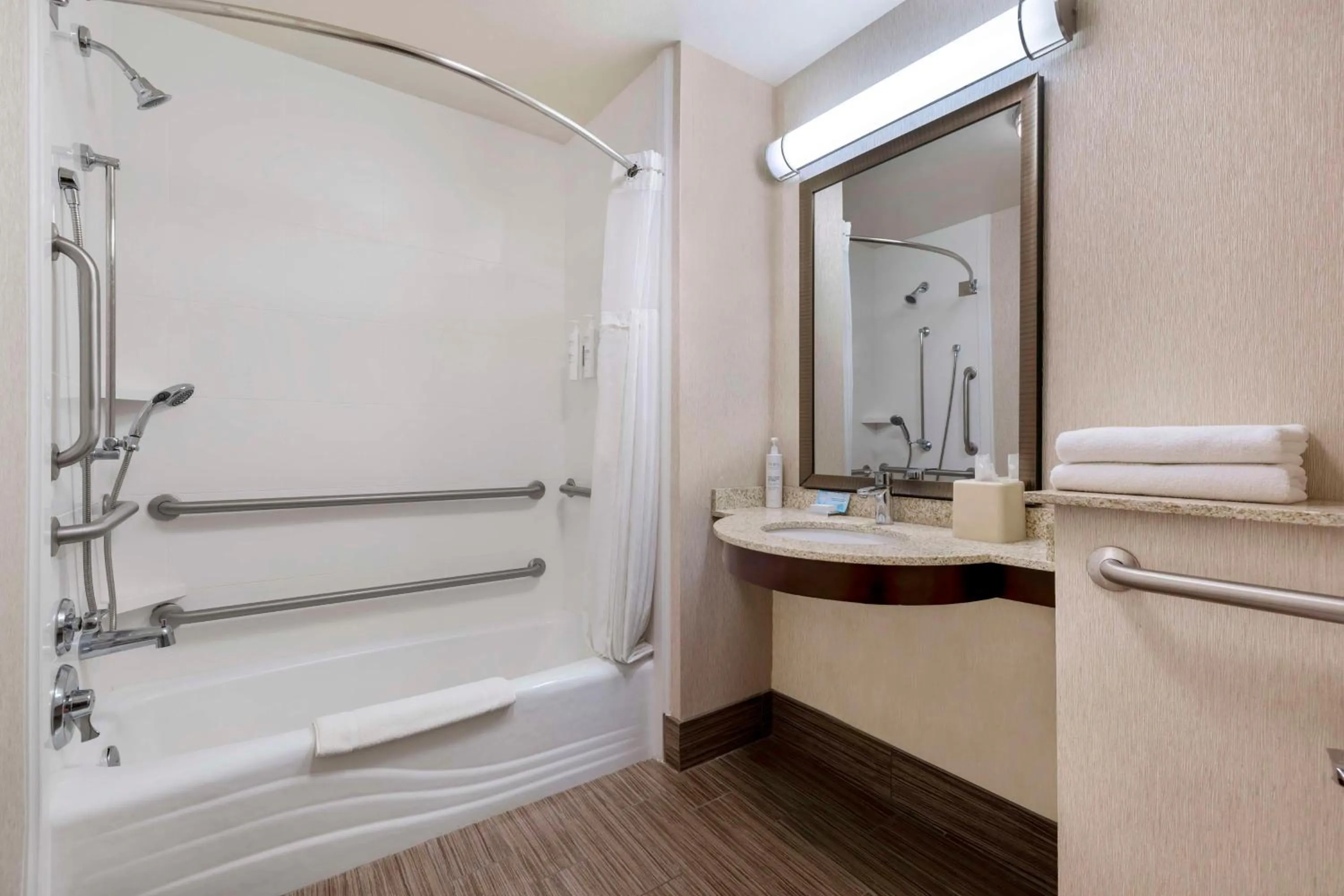 Bathroom in Hilton Garden Inn Boise Spectrum