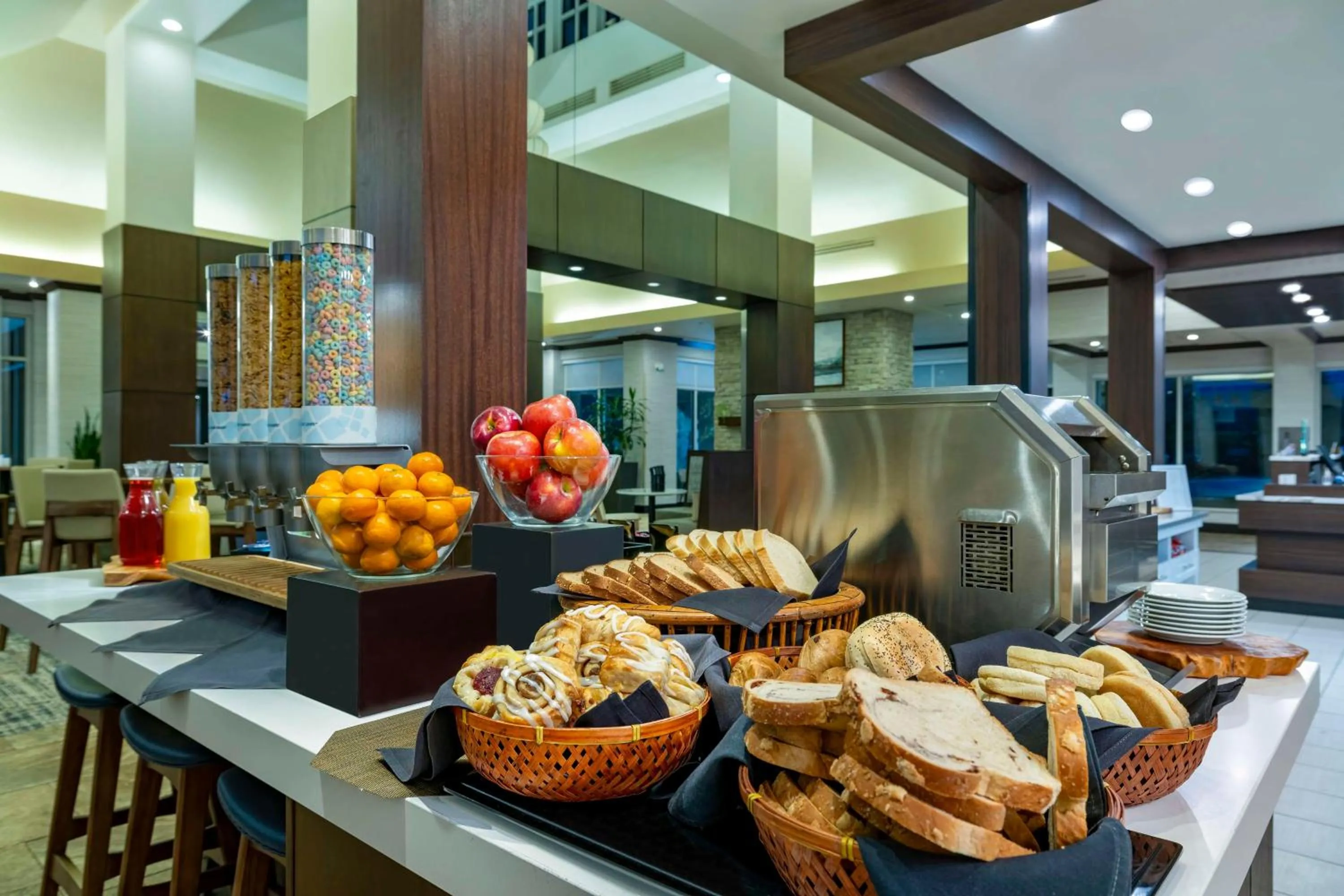 Breakfast in Hilton Garden Inn Boise Spectrum