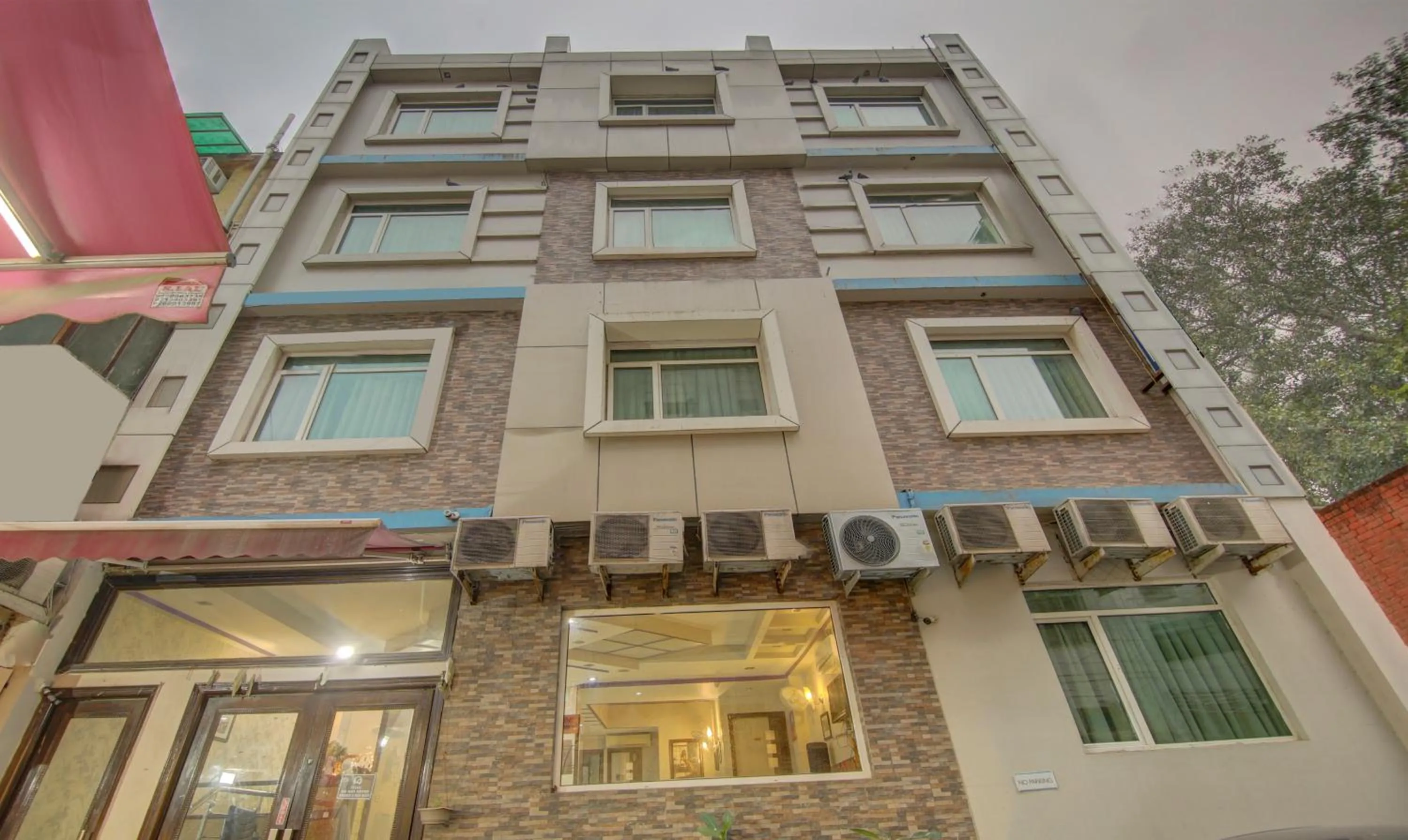 Property building in Treebo Rockwell Plaza