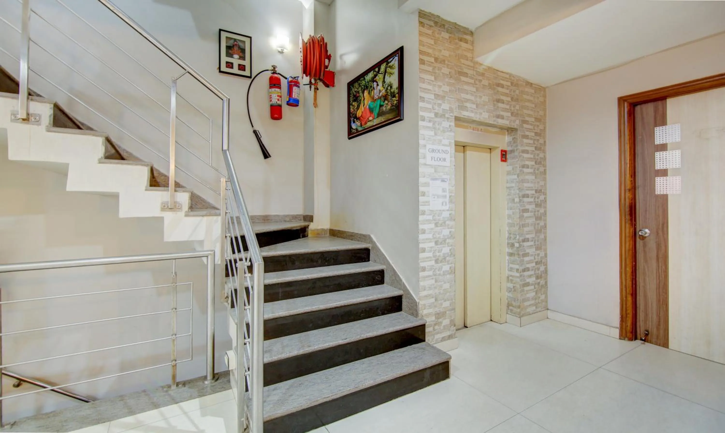 Lobby or reception in Treebo Rockwell Plaza