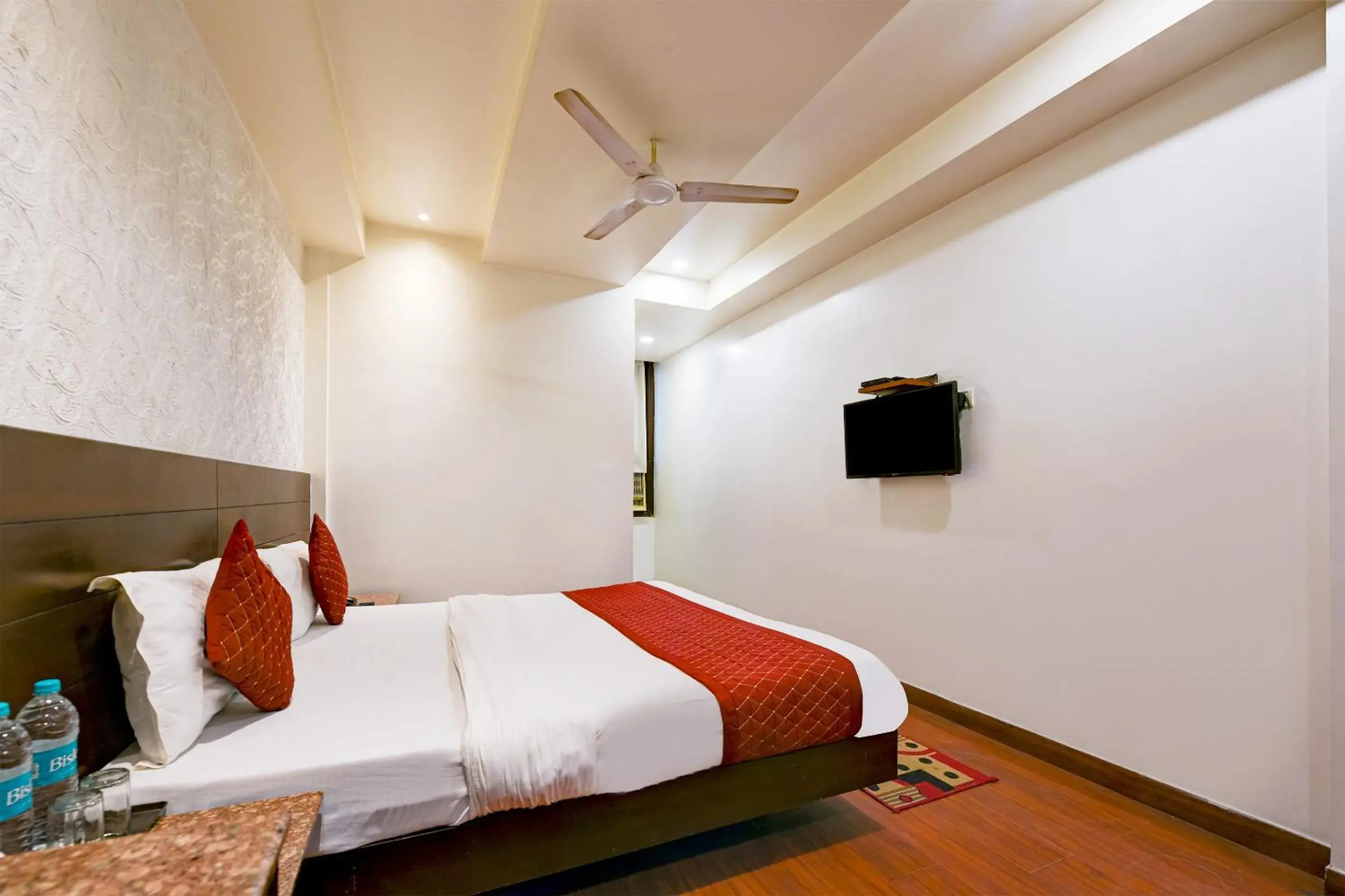 Bedroom, Bed in The Raj at New Delhi Railway Station Bedroom, Bed in The Raj at New Delhi Railway Station