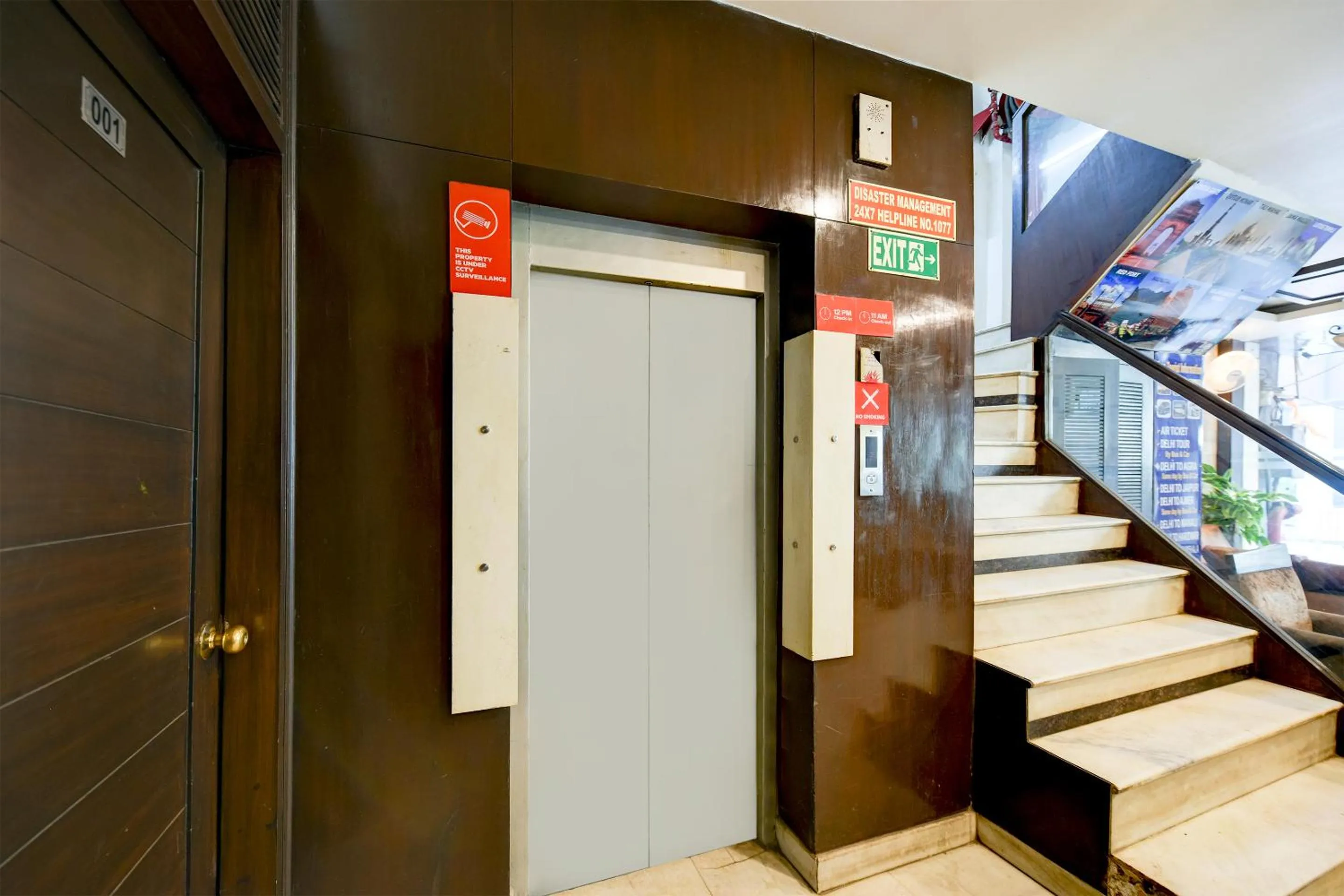 elevator in The Raj at New Delhi Railway Station