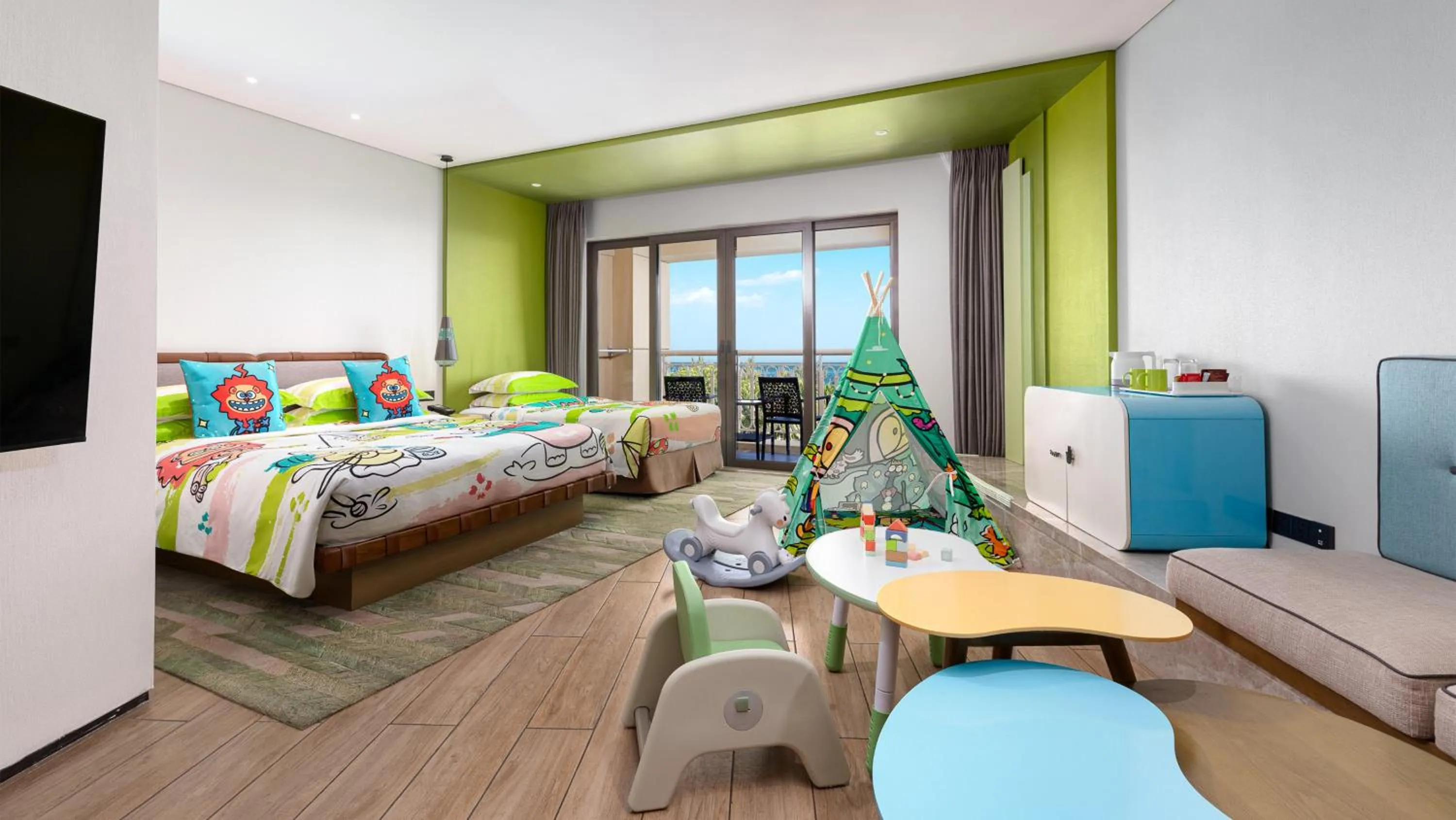 Photo of the whole room, Bed in Holiday Inn Resort Sanya Bay by IHG