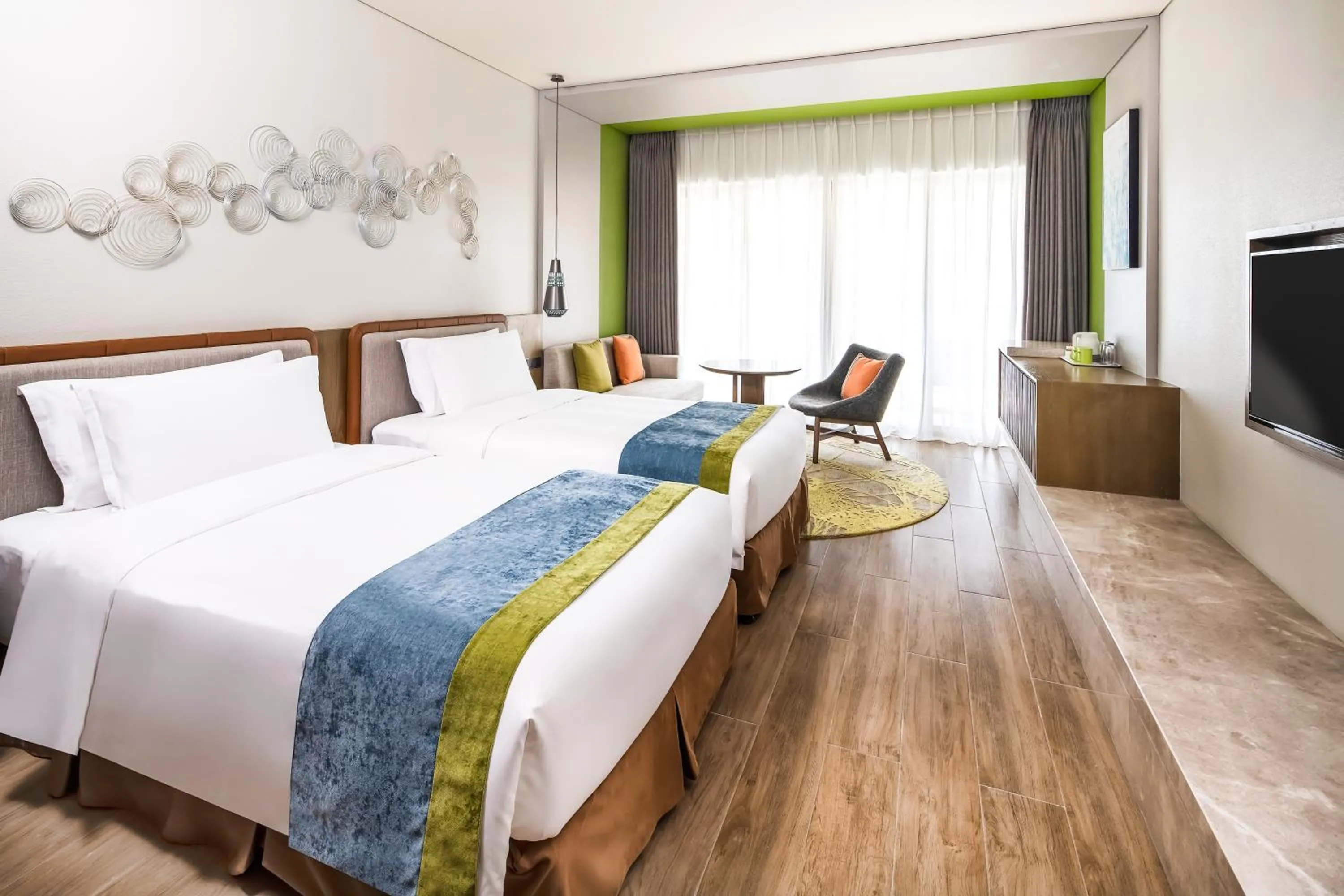 Photo of the whole room, Bed in Holiday Inn Resort Sanya Bay by IHG