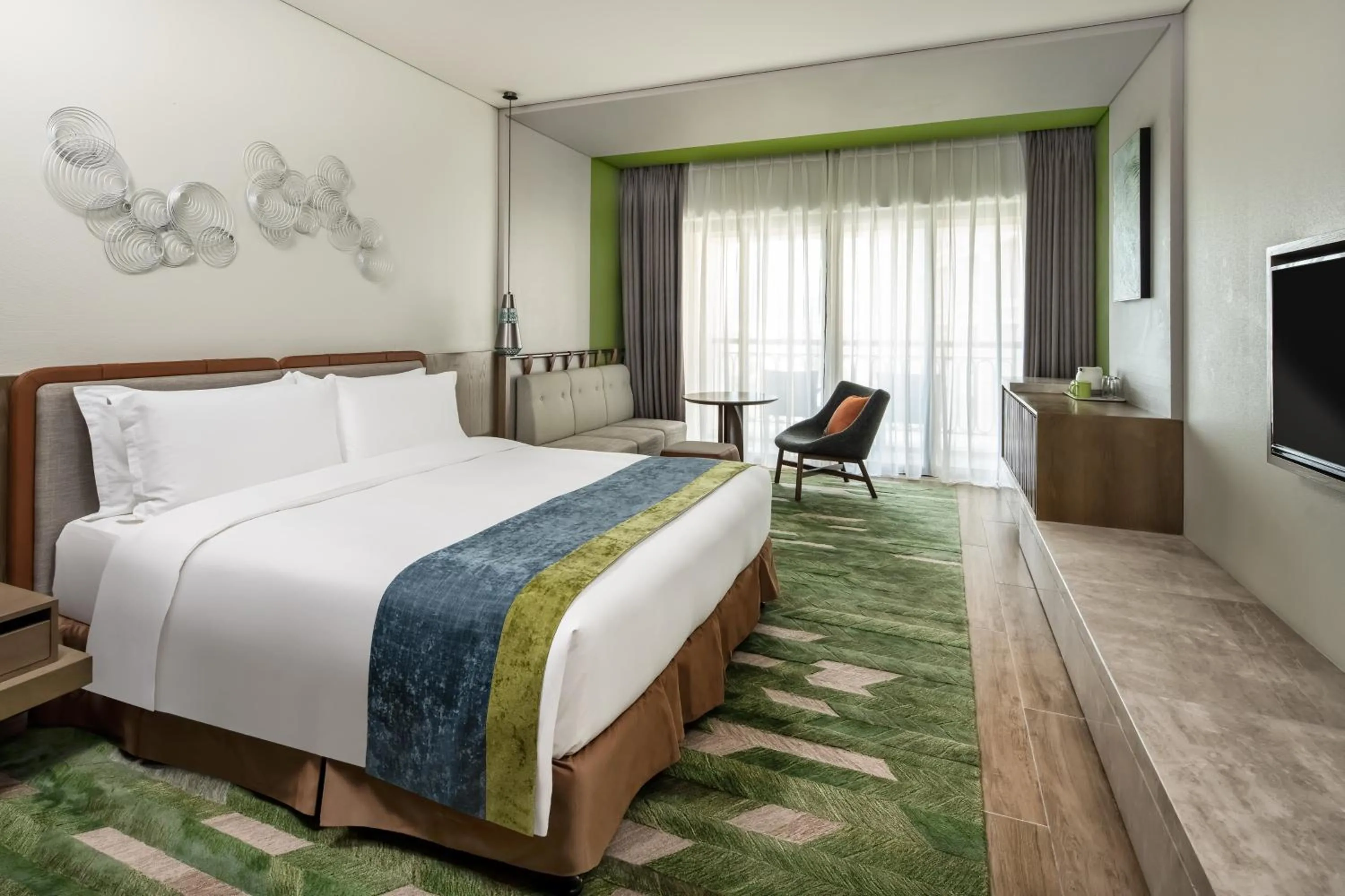 Photo of the whole room, Bed in Holiday Inn Resort Sanya Bay by IHG