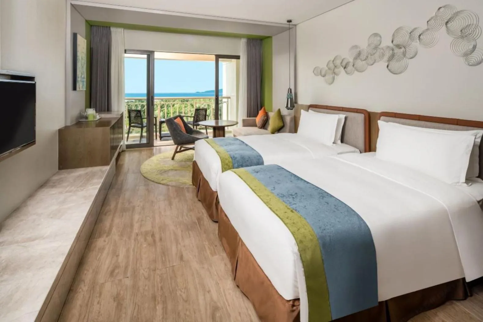 Photo of the whole room, Bed in Holiday Inn Resort Sanya Bay by IHG