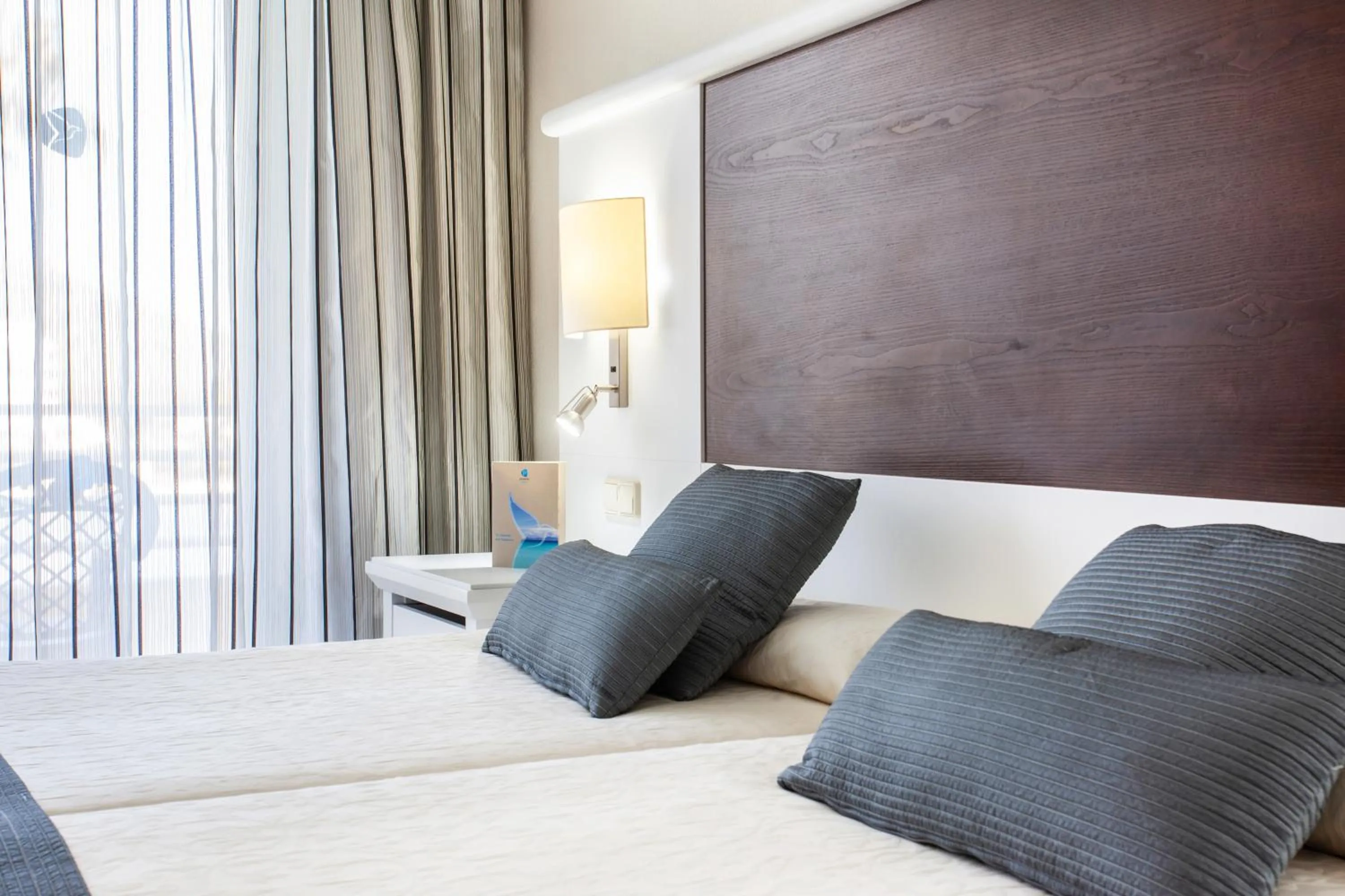 Bedroom, Bed in Grupotel Amapola