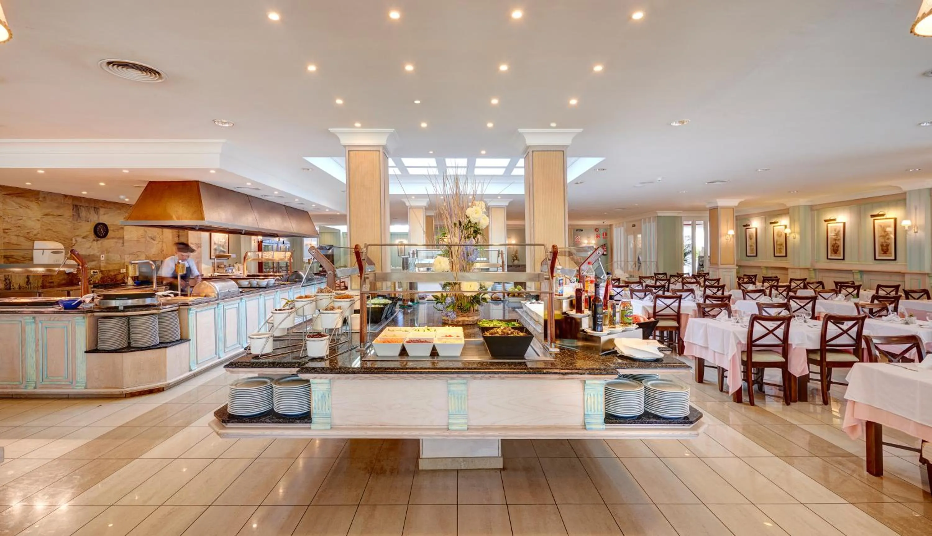 Restaurant/places to eat in Grupotel Amapola