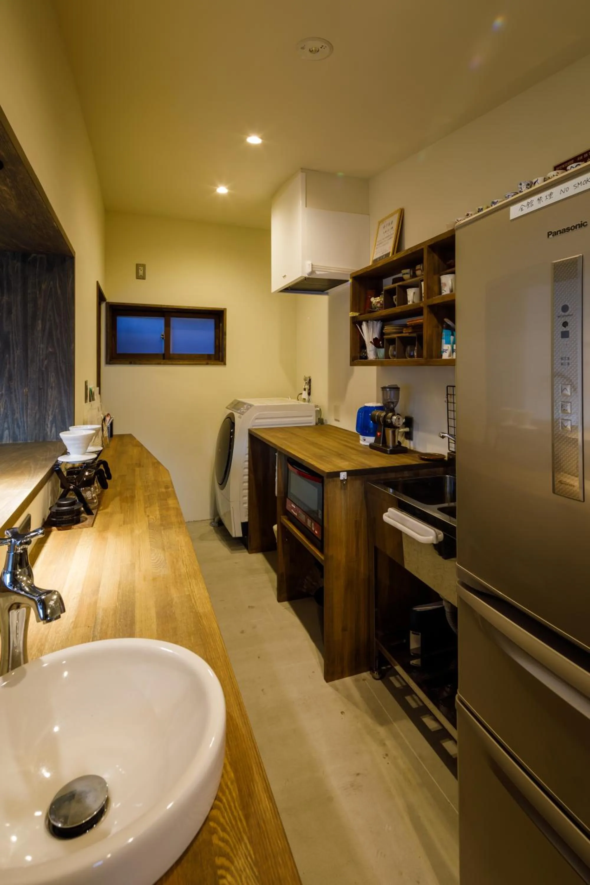 Communal kitchen in Teramachiya Wind Bell Temple Guest House