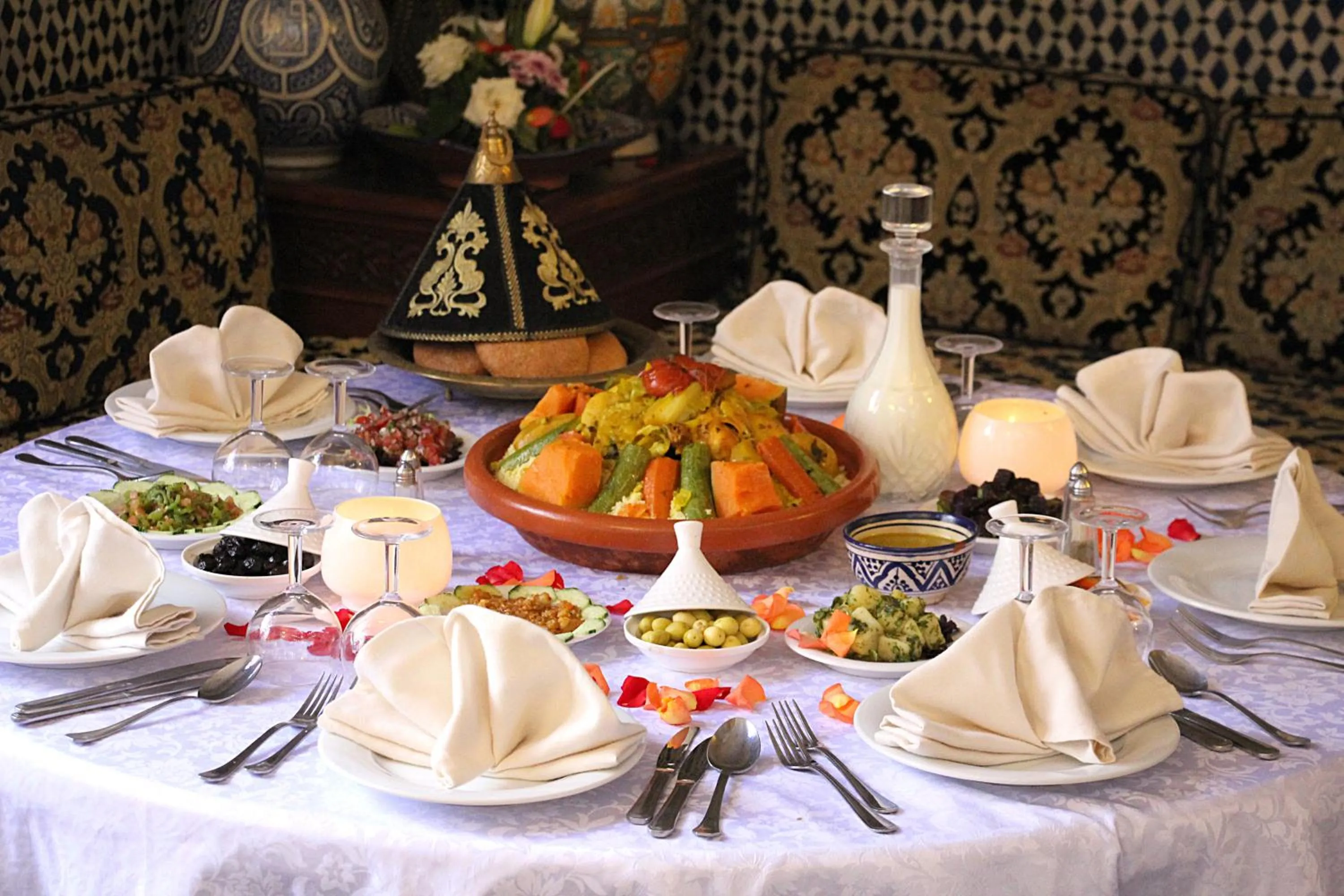 Food and drinks in Zaki Hotel