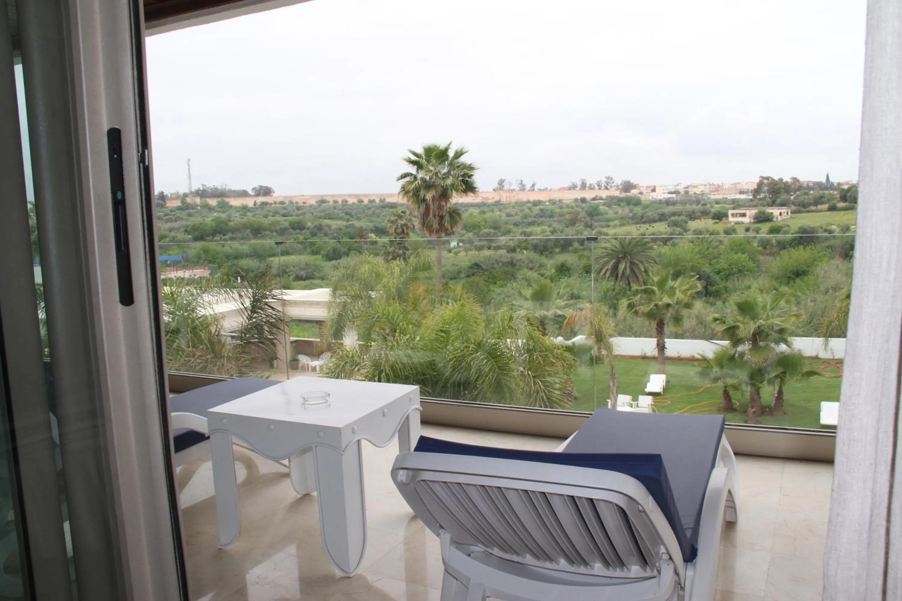 Balcony/Terrace in Zaki Hotel