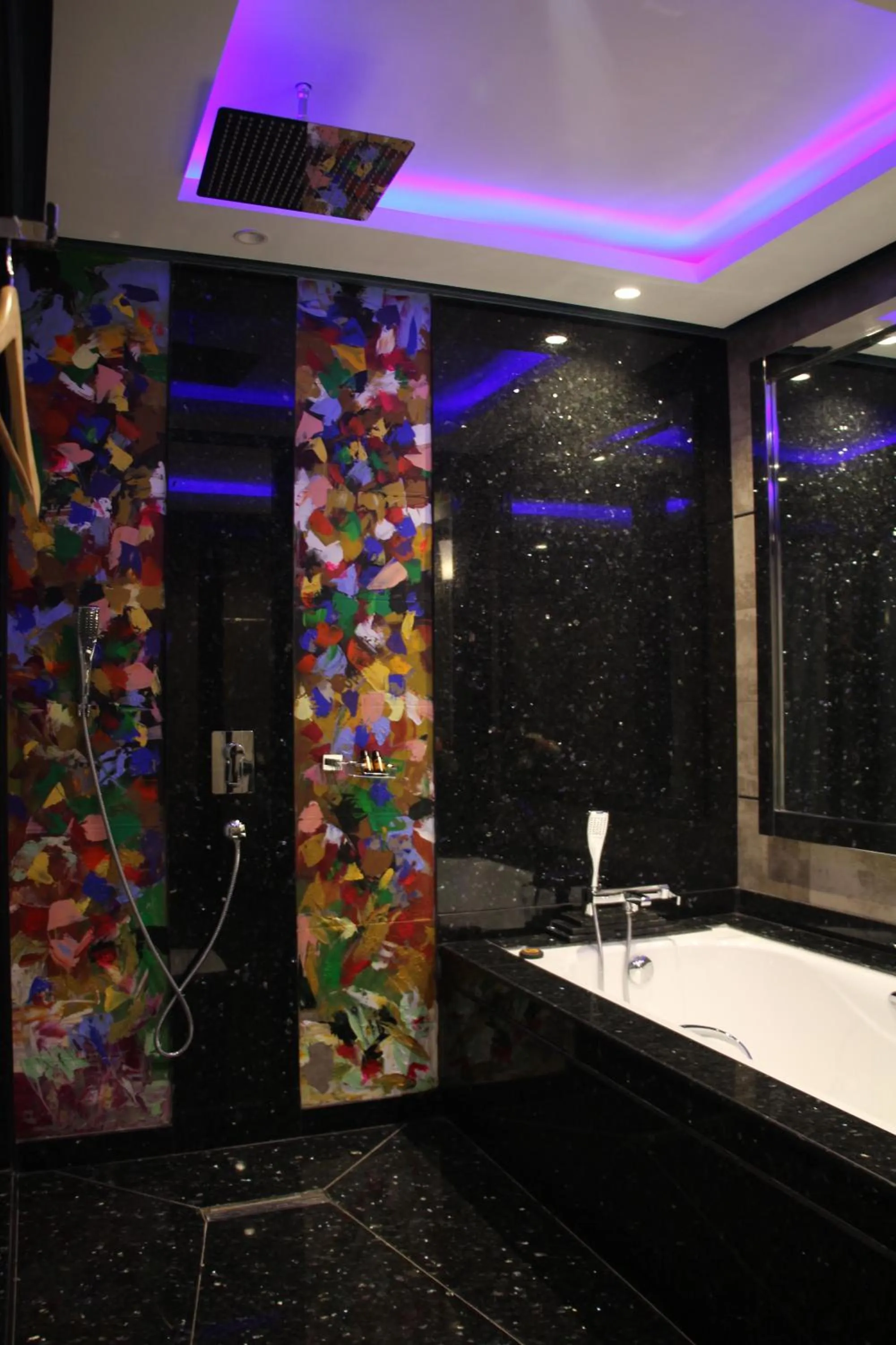 Shower in Zaki Hotel