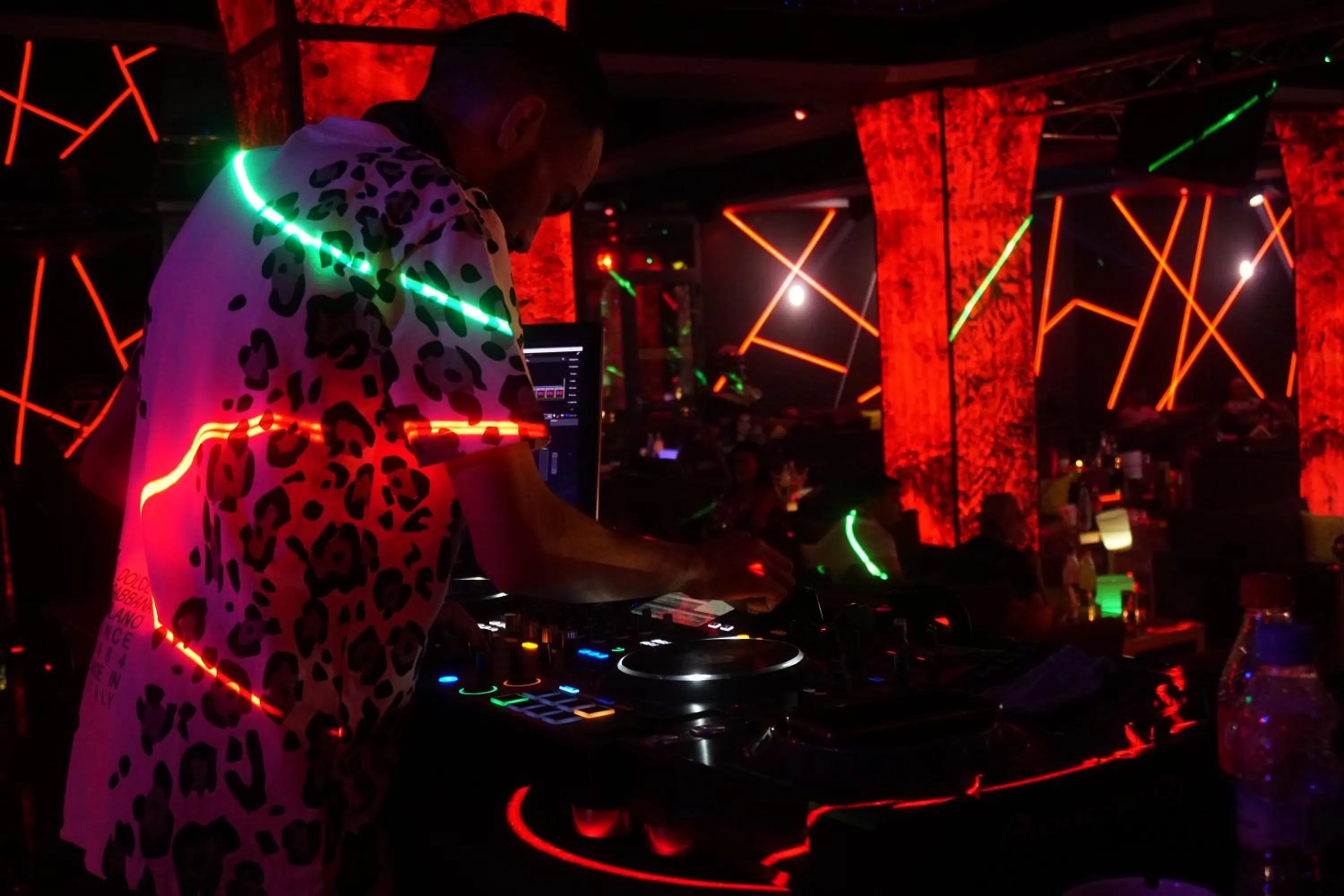 Nightclub / DJ in Zaki Hotel