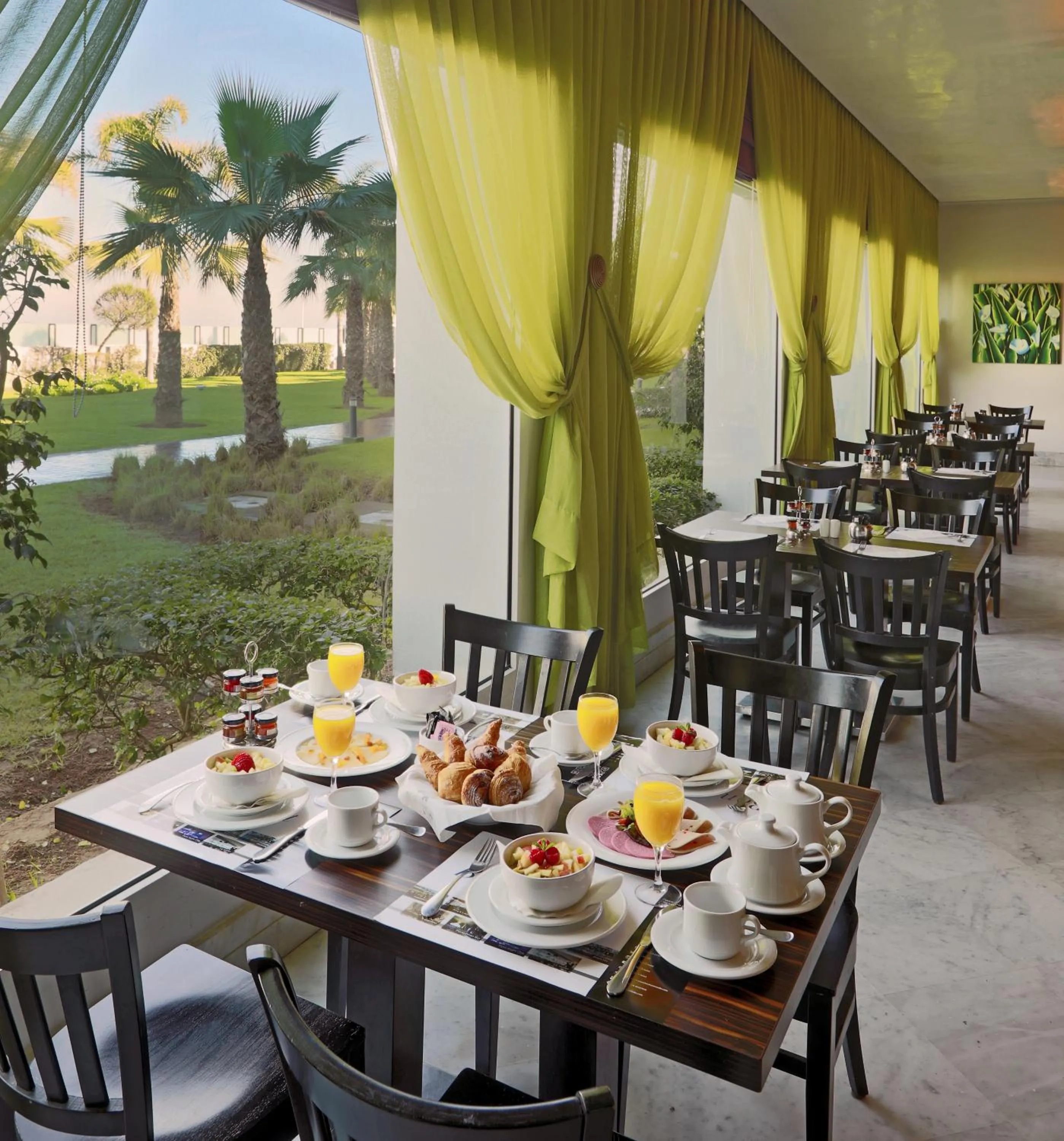 Restaurant/places to eat in Avanti Mohammedia Hotel