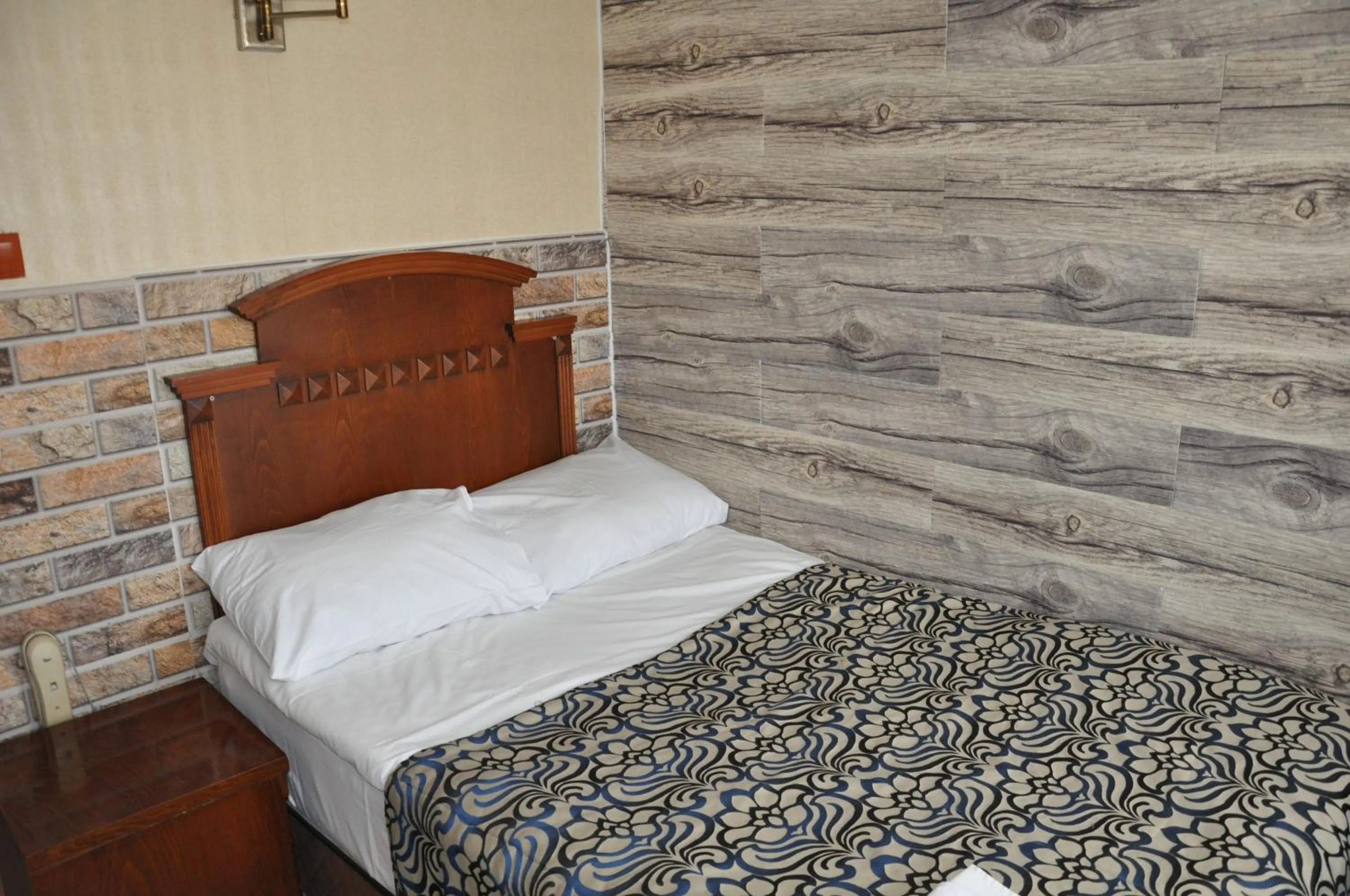 Bedroom, Bed in Hotel Red Rose