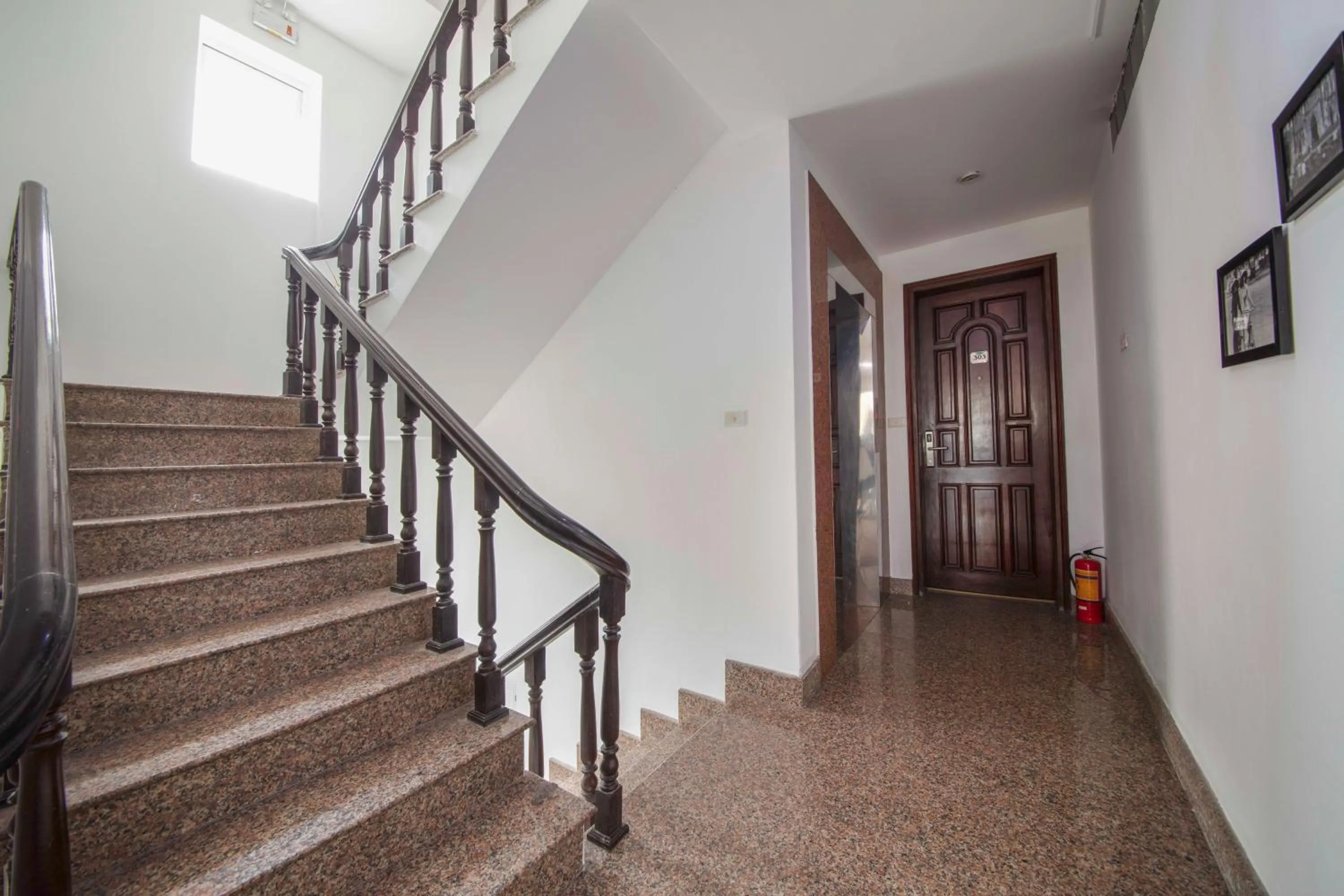 elevator in Phoenix Palace Hotel Hanoi