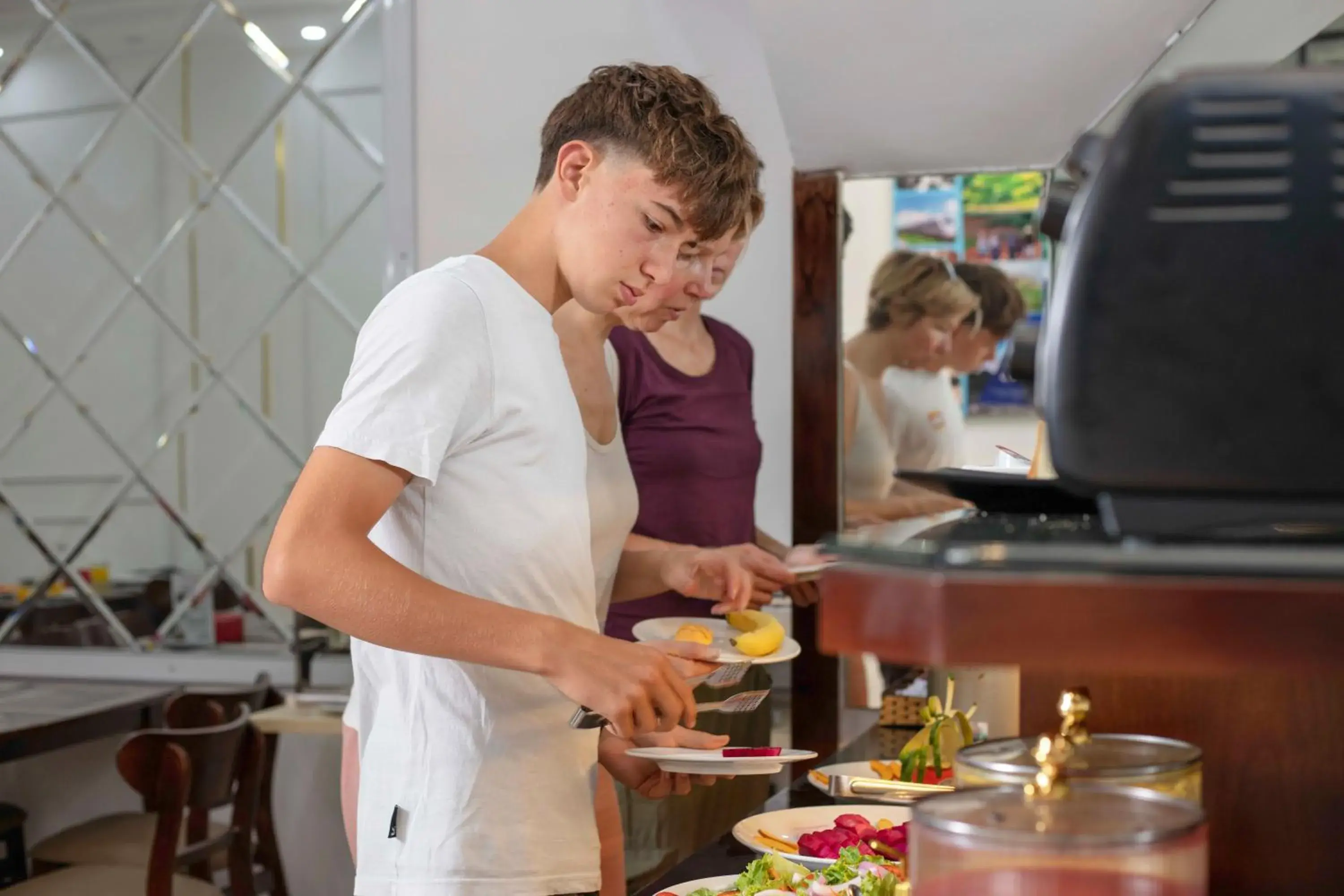 Restaurant/places to eat in Phoenix Palace Hotel Hanoi Restaurant/places to eat in Phoenix Palace Hotel Hanoi