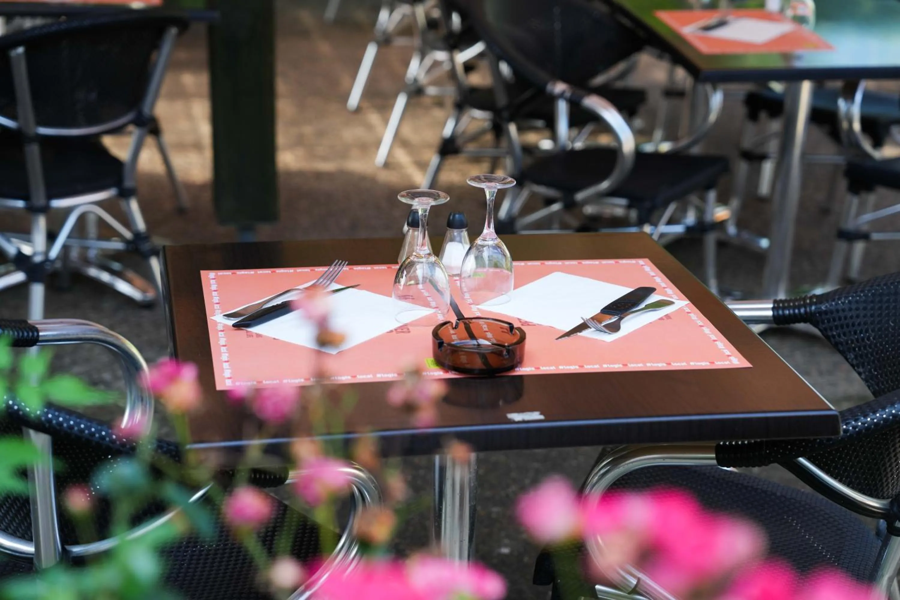 Restaurant/places to eat in Logis Hôtel La crémaillère