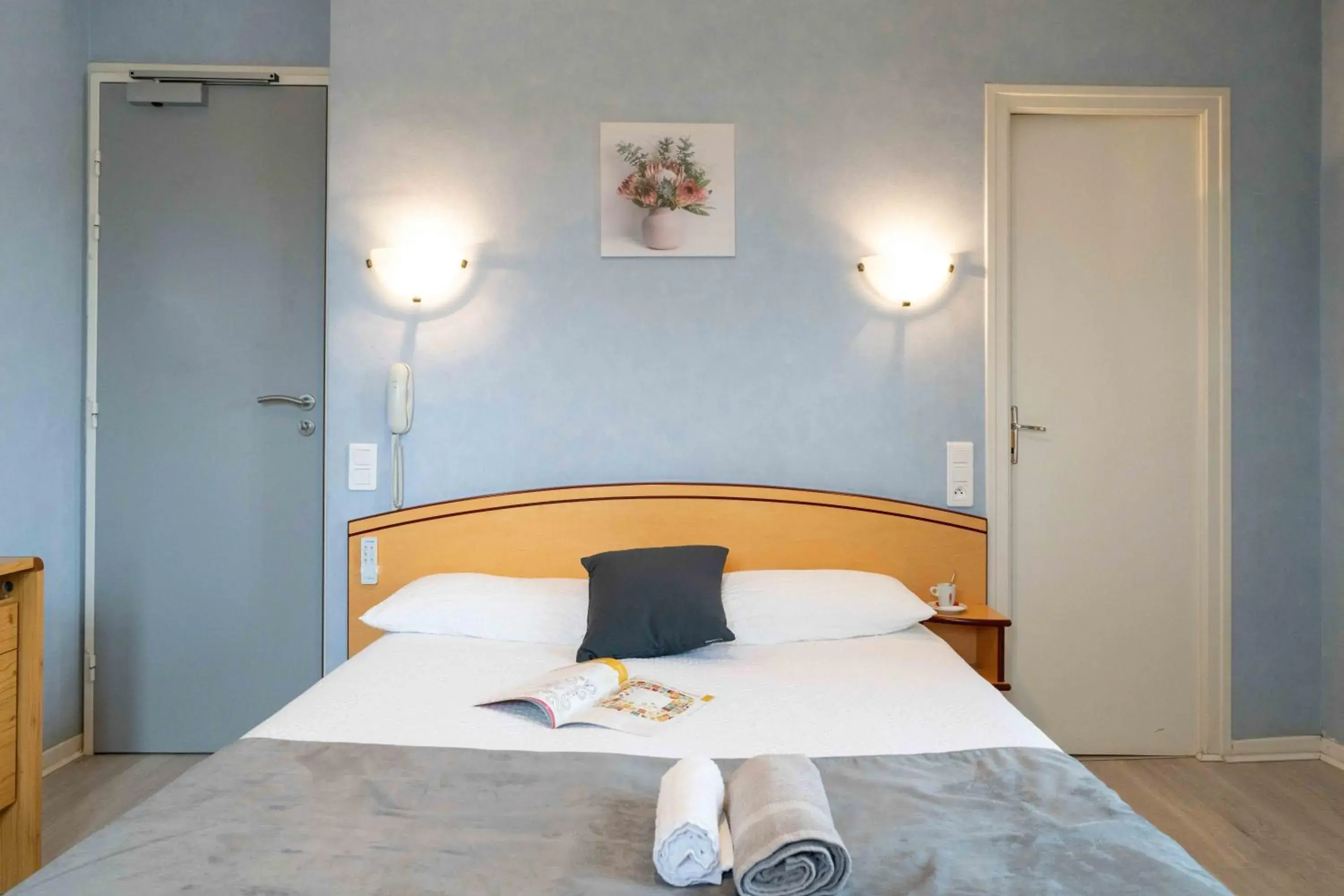 Bed in Logis Hôtel La crémaillère Bed in Logis Hôtel La crémaillère